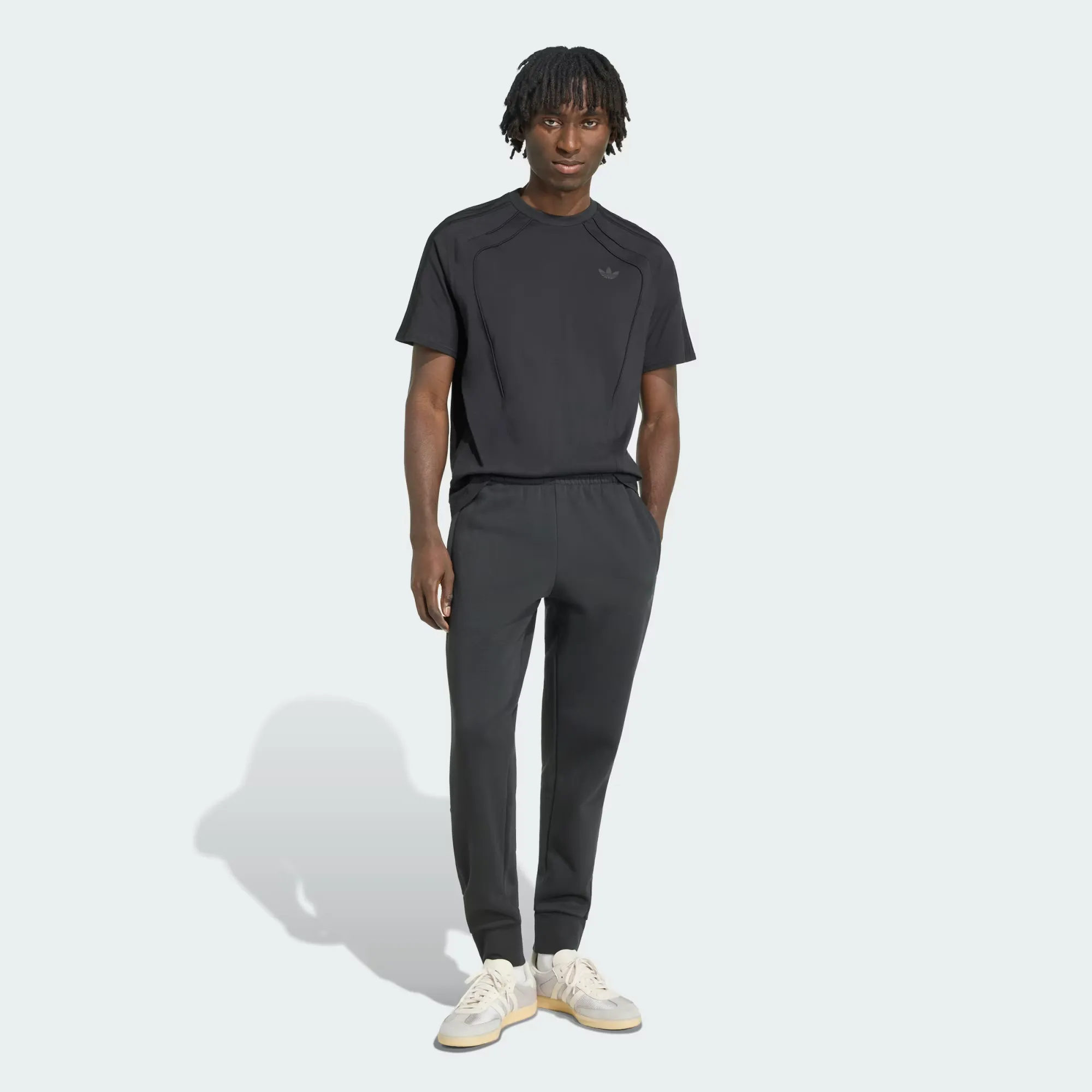 000000_adidas-Teamgeist-26-Spacer-Cutline-T-Shirt_Black_KQ8953_img2