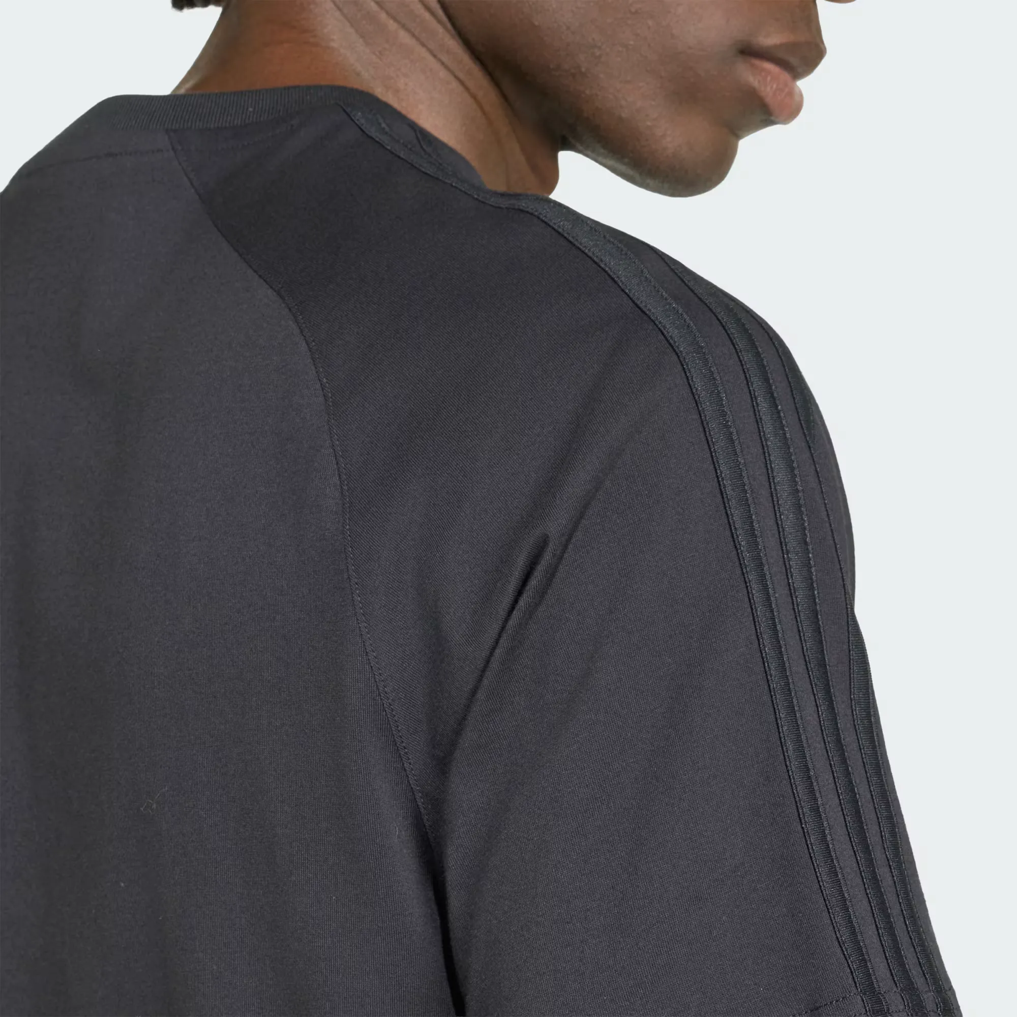 000000_adidas-Teamgeist-26-Spacer-Cutline-T-Shirt_Black_KQ8953_img5