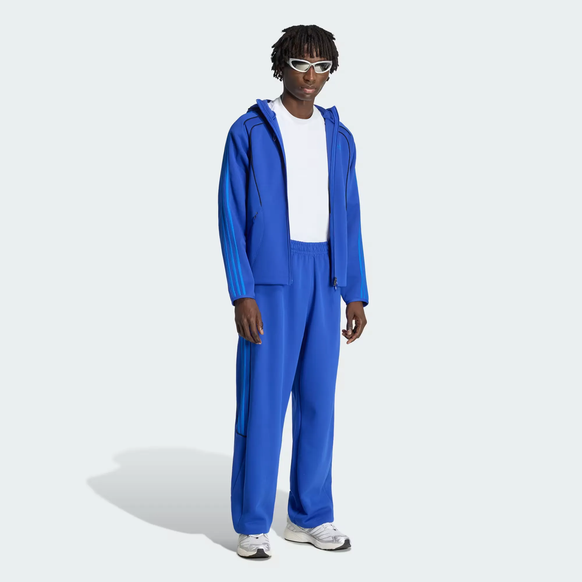000000_adidas-Spacer-Cutline-Teamgeist-26-Full-Zip-Hoodie_Bold-Blue_KW0887_img2
