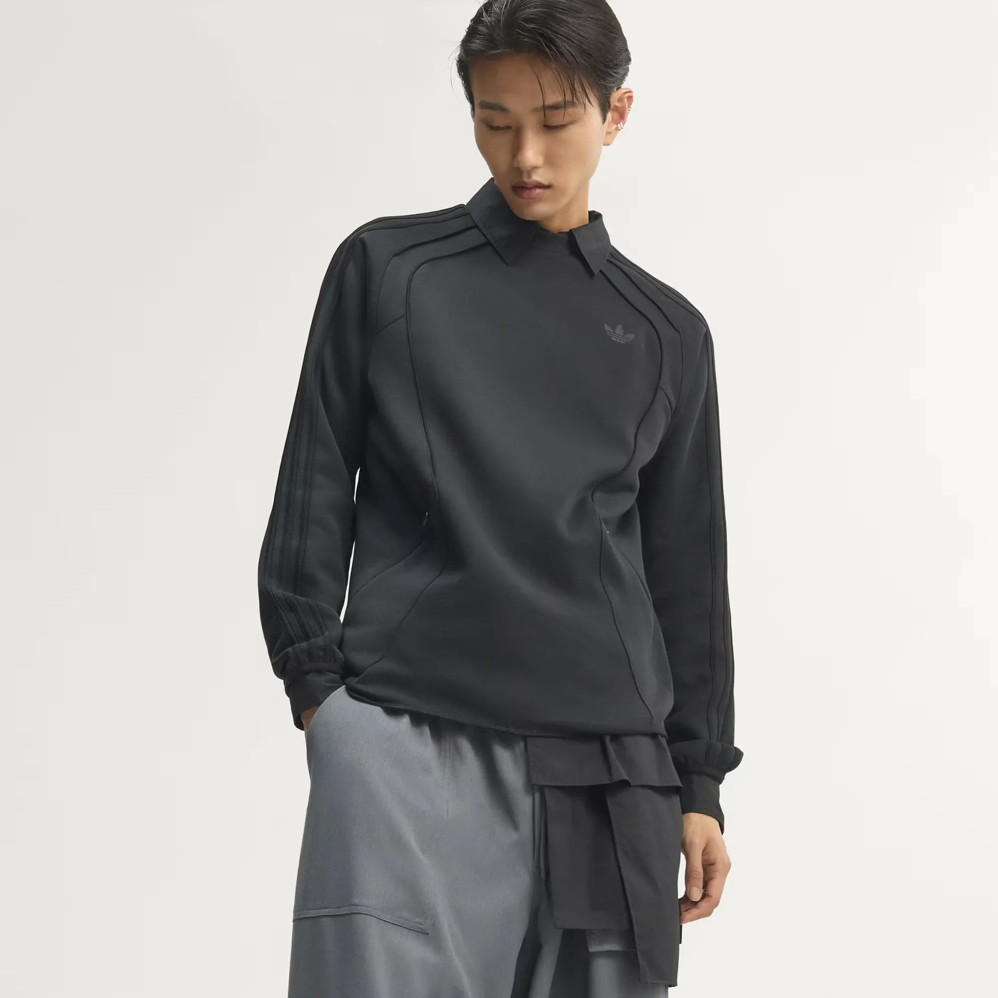 000000_adidas-Cutline-Spacer-Teamgeist-26-Crewneck-Sweatshirt_Black_KT4424_img5