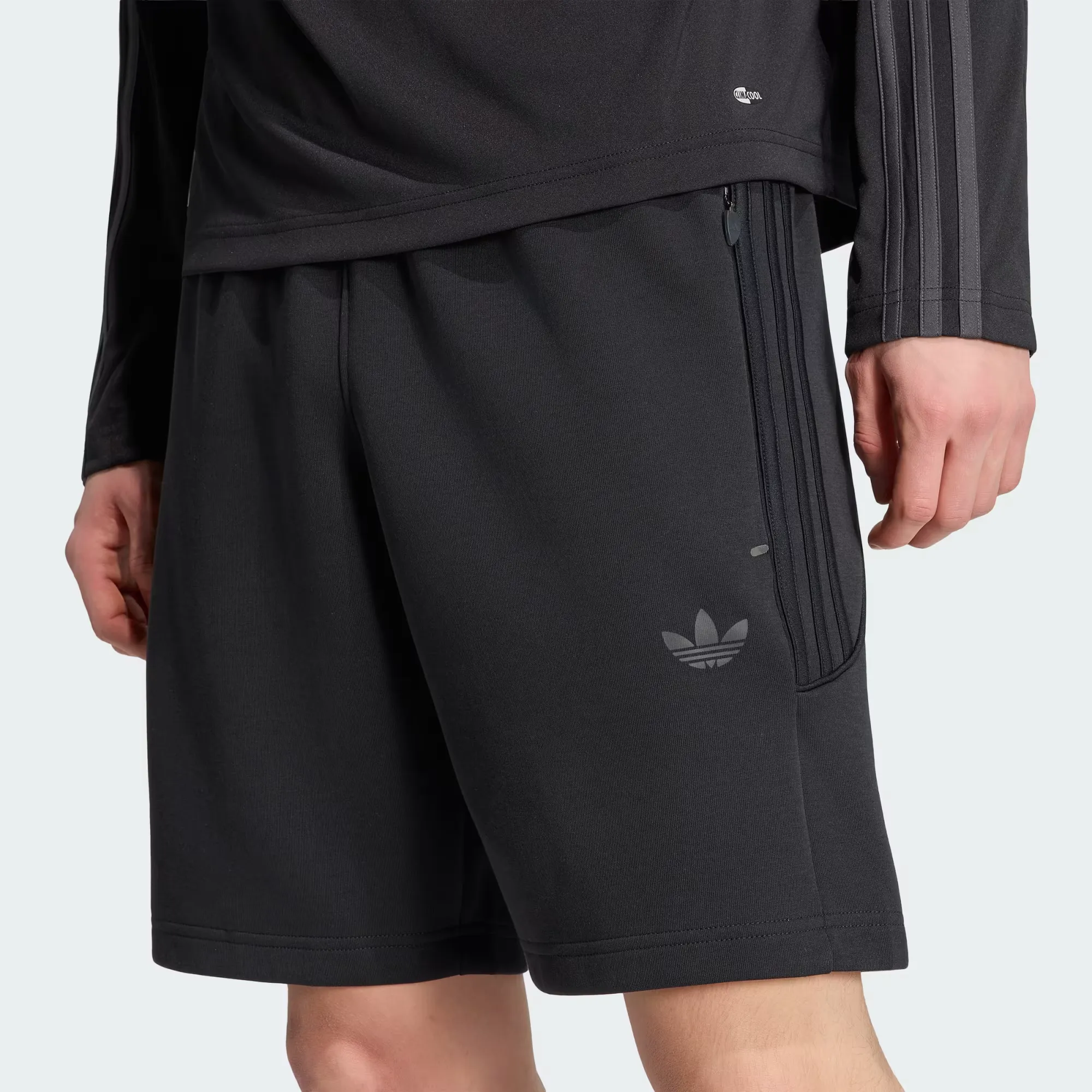 000000_adidas-Spacer-Cutline-Teamgeist-26-Short_Black_KQ8981_img4