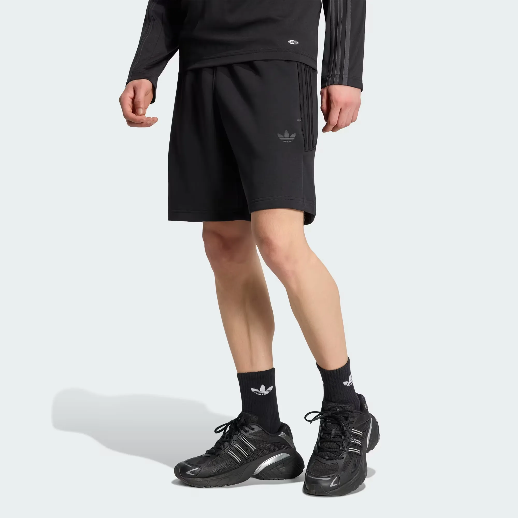 000000_adidas-Spacer-Cutline-Teamgeist-26-Short_Black_KQ8981_img0