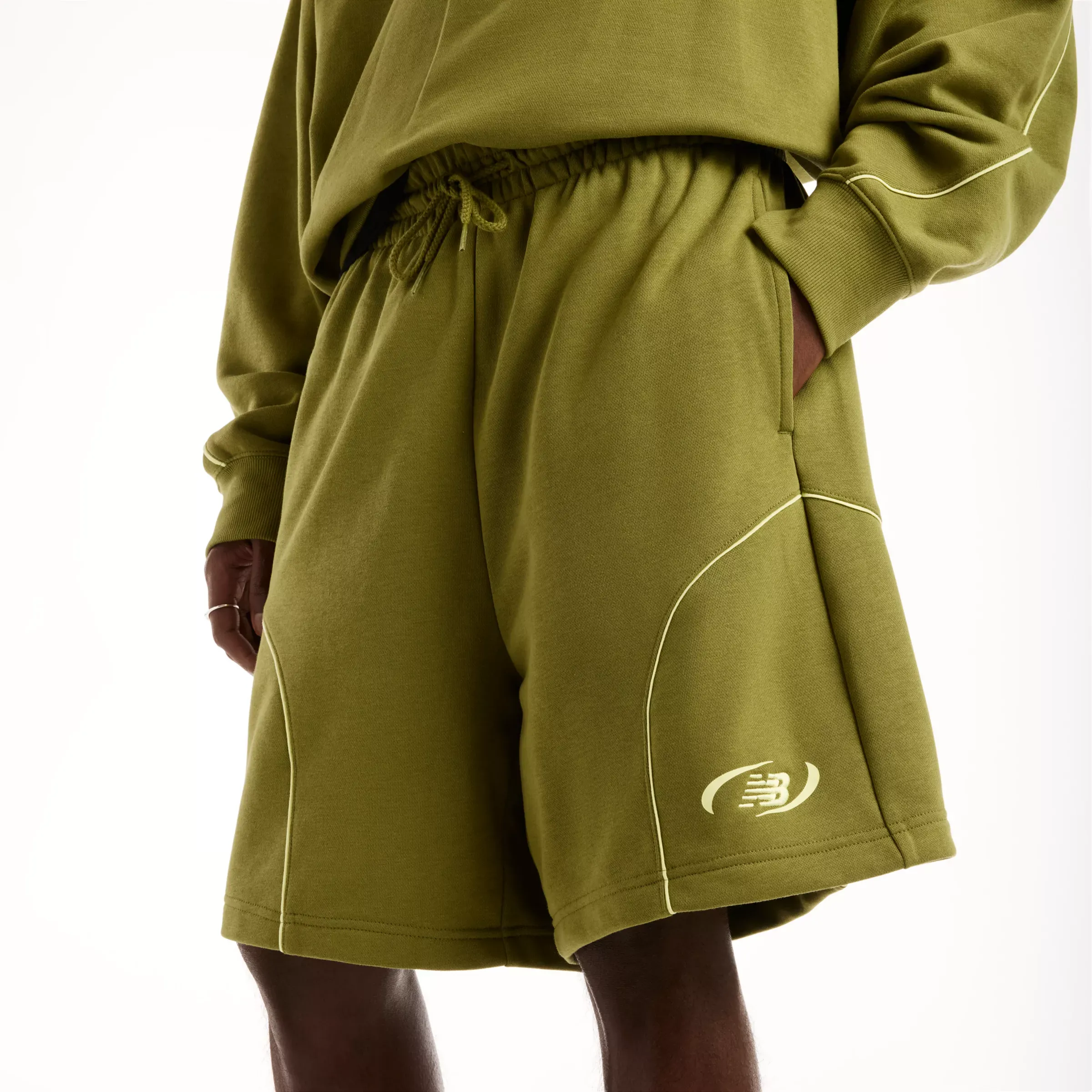 000000_New-Balance-Trackside-French-Terry-Short_Sport-Green_MB62S8AAGEE_img2
