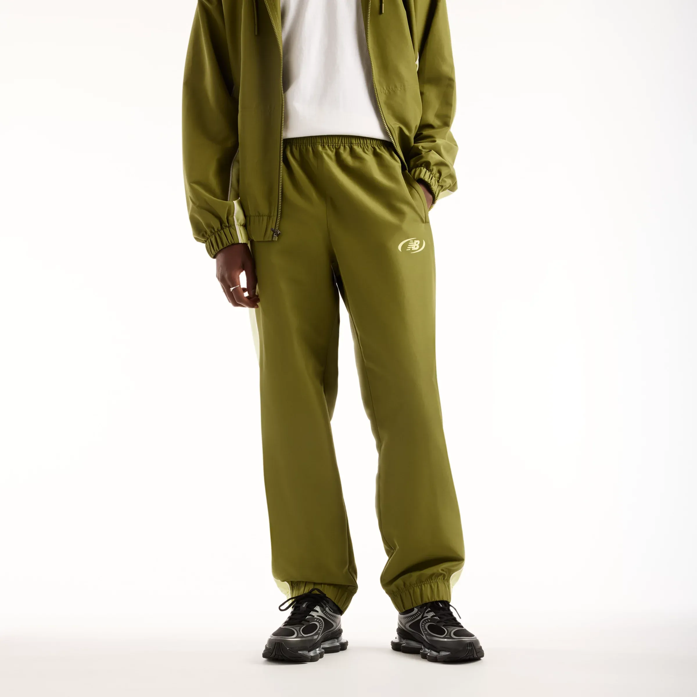 000000_New-Balance-Trackside-Woven-Pant_Sport-Green_MB62A8LTGEE_img0