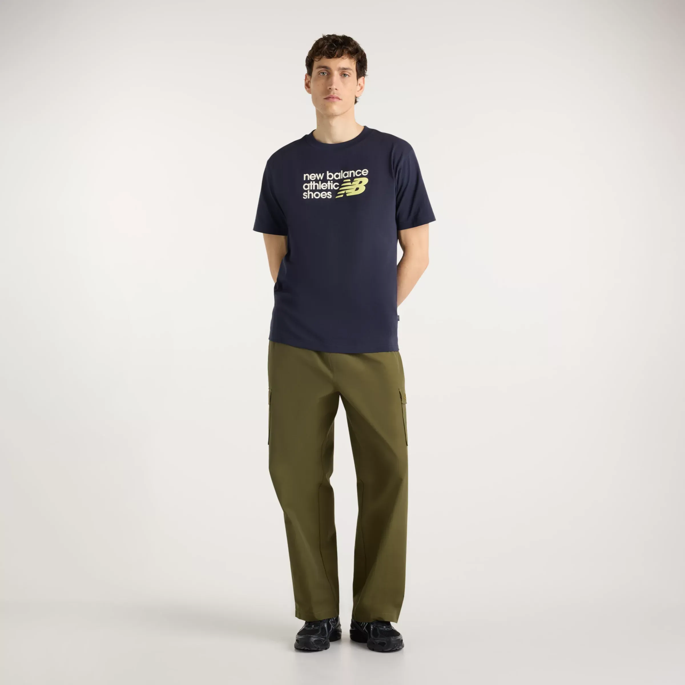 000000_New-Balance-Woven-Cargo-Pant_Wakame_MB62R0FVAAO_img1