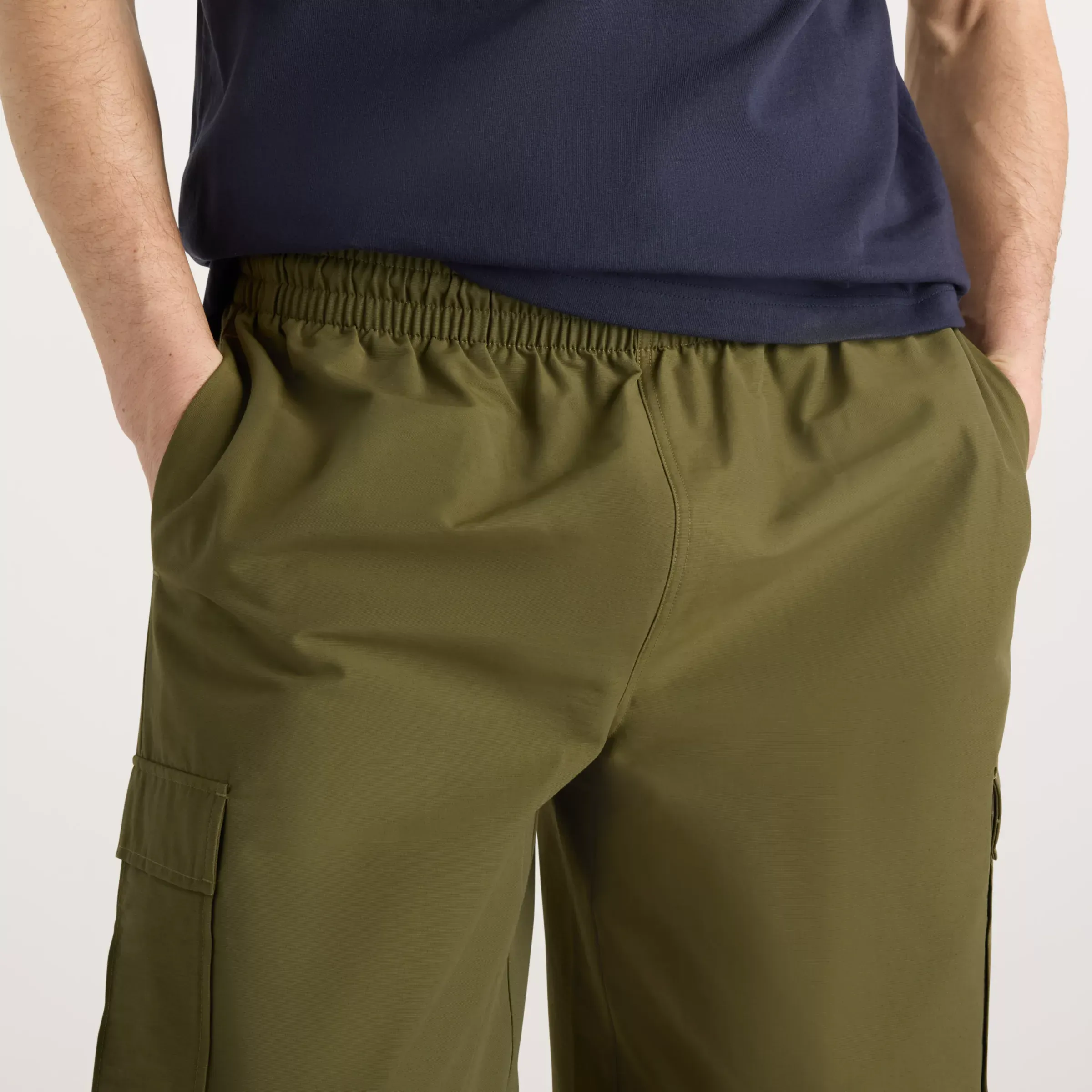 000000_New-Balance-Woven-Cargo-Pant_Wakame_MB62R0FVAAO_img2