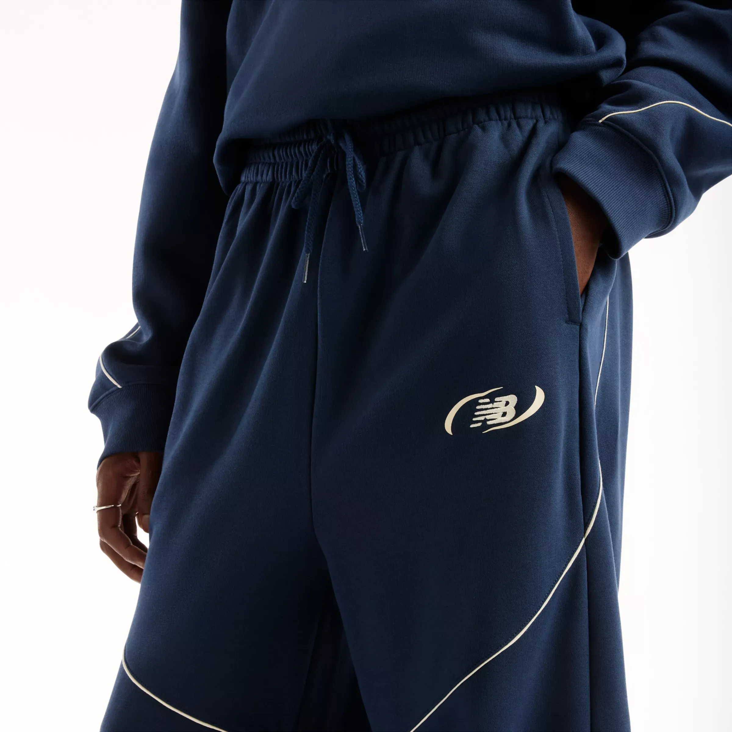 000000_New-Balance-Trackside-French-Terry-Pant_Nb-Navy_MB62053FNNY_img2