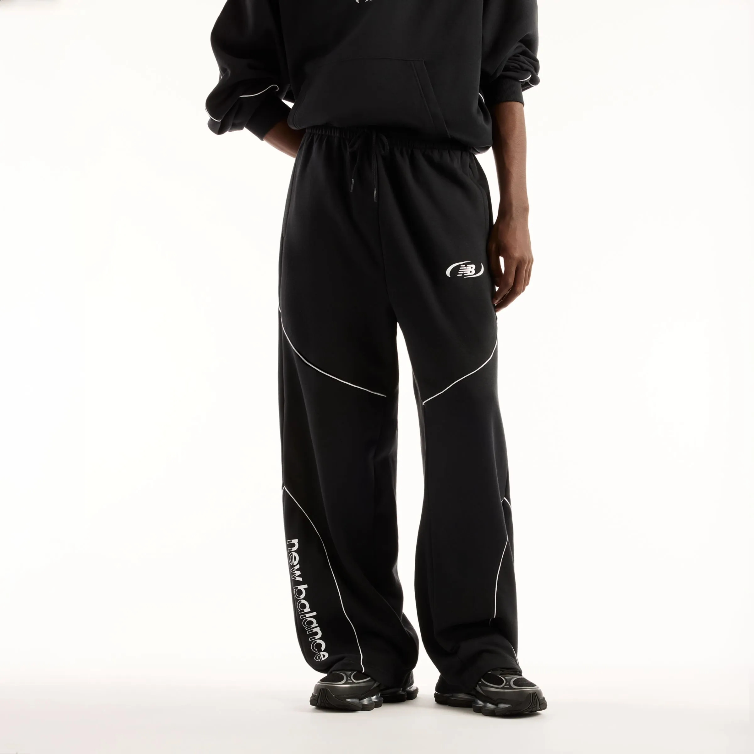 000000_New-Balance-Trackside-French-Terry-Pant_Black_MB62053FBK_img0