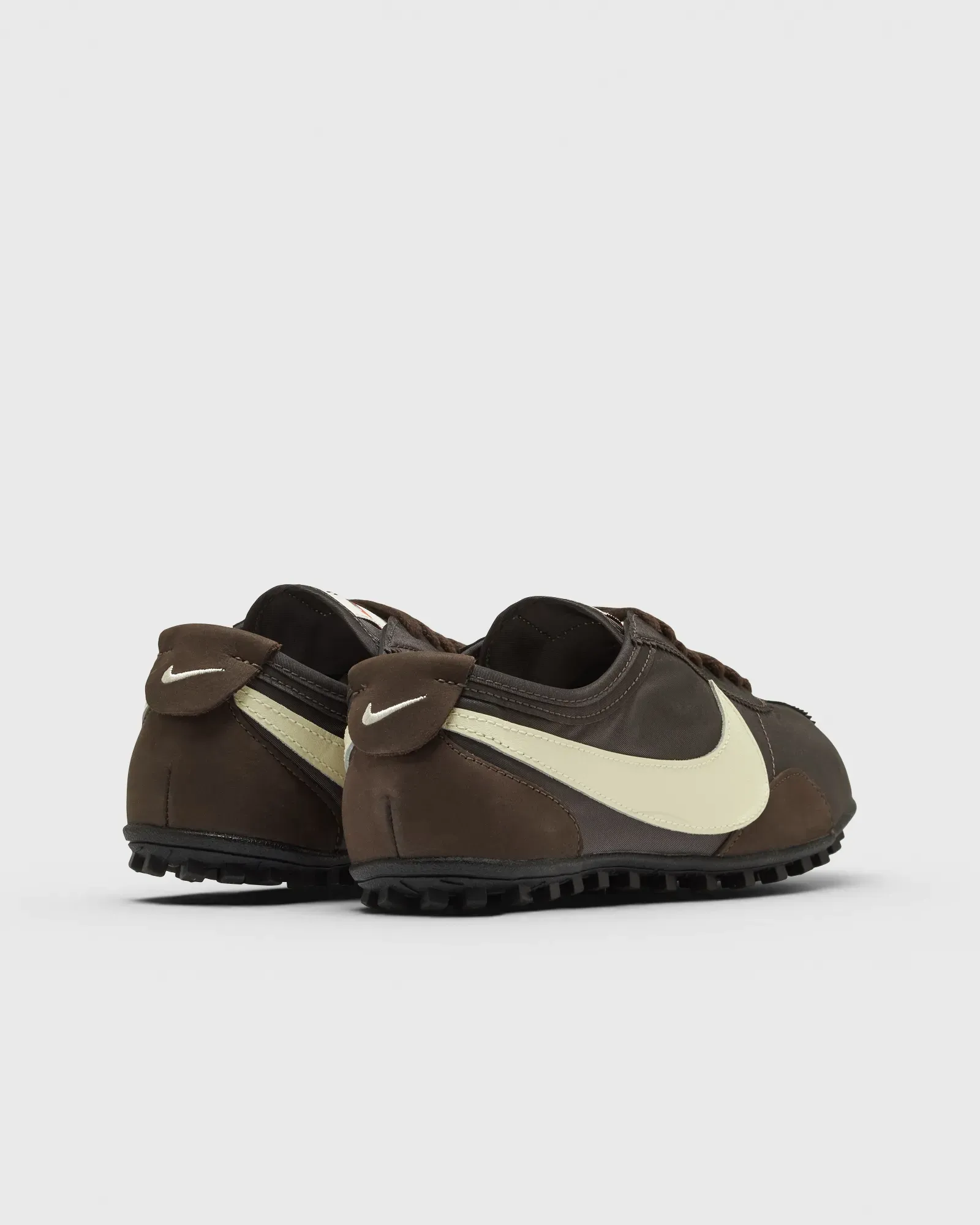 000000_Nike-WMNS-Moon-Shoe-OG_Baroque-Brown_IW0955-201_img3