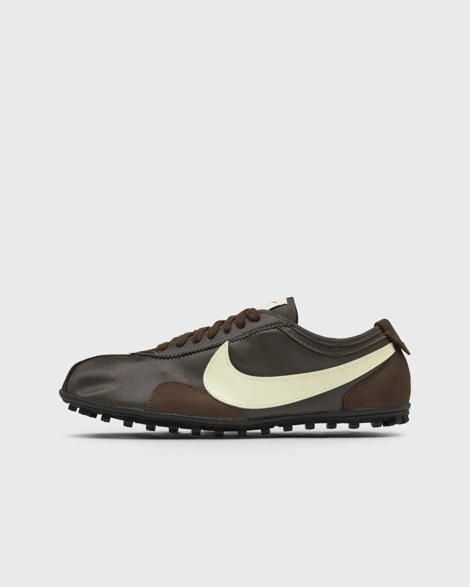 000000_Nike-WMNS-Moon-Shoe-OG_Baroque-Brown_IW0955-201_img0