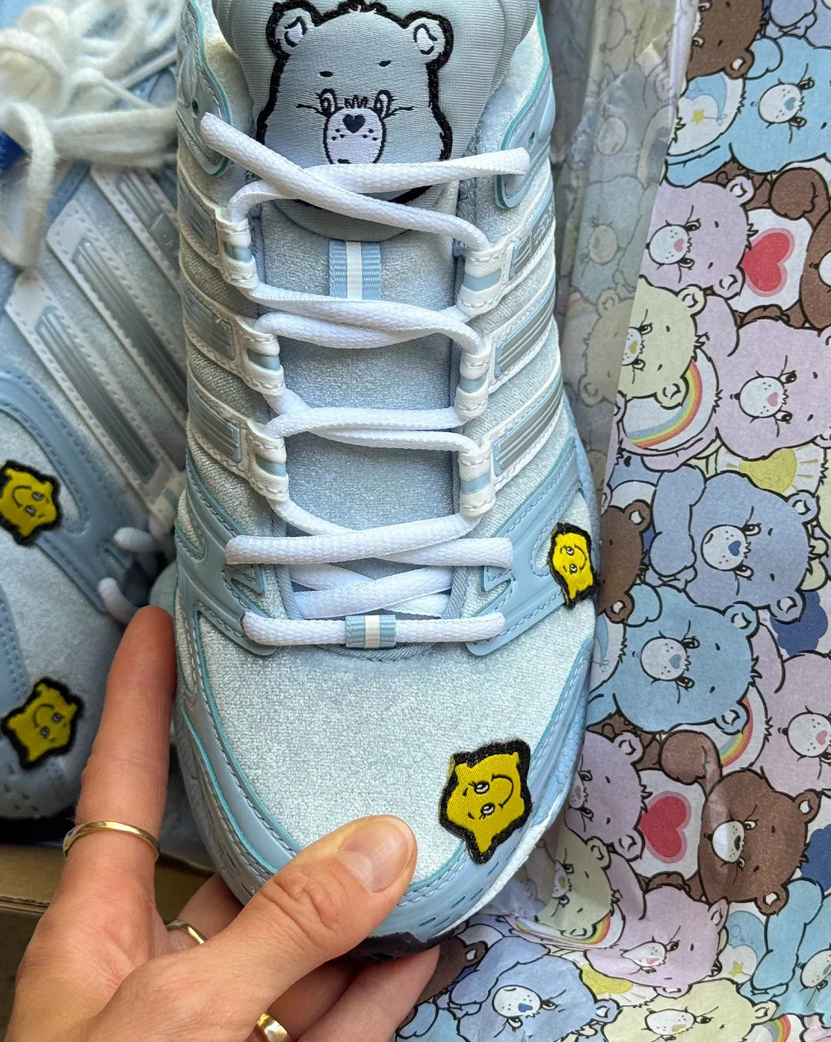 000000_adidas-x-Care-Bears-Adistar-Control-5-WMNS_Clear-Sky-Ftwr-White-Bluebird_KK2606_img2