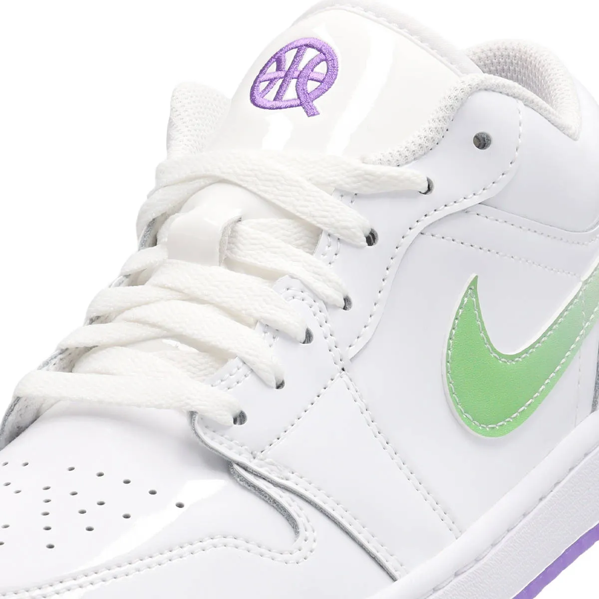 000000_Air-Jordan-1-Low-SE-Quai-54_White-Action-Grape_IR2367-100_img5