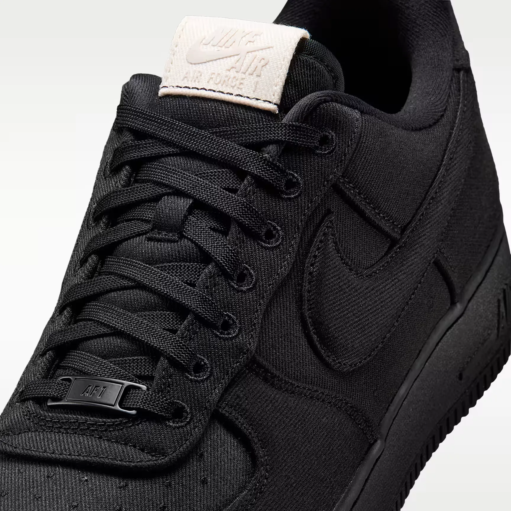 000000_Nike-Air-Force-1-'07-LV8_Black-Canvas_IM5751-001_img6