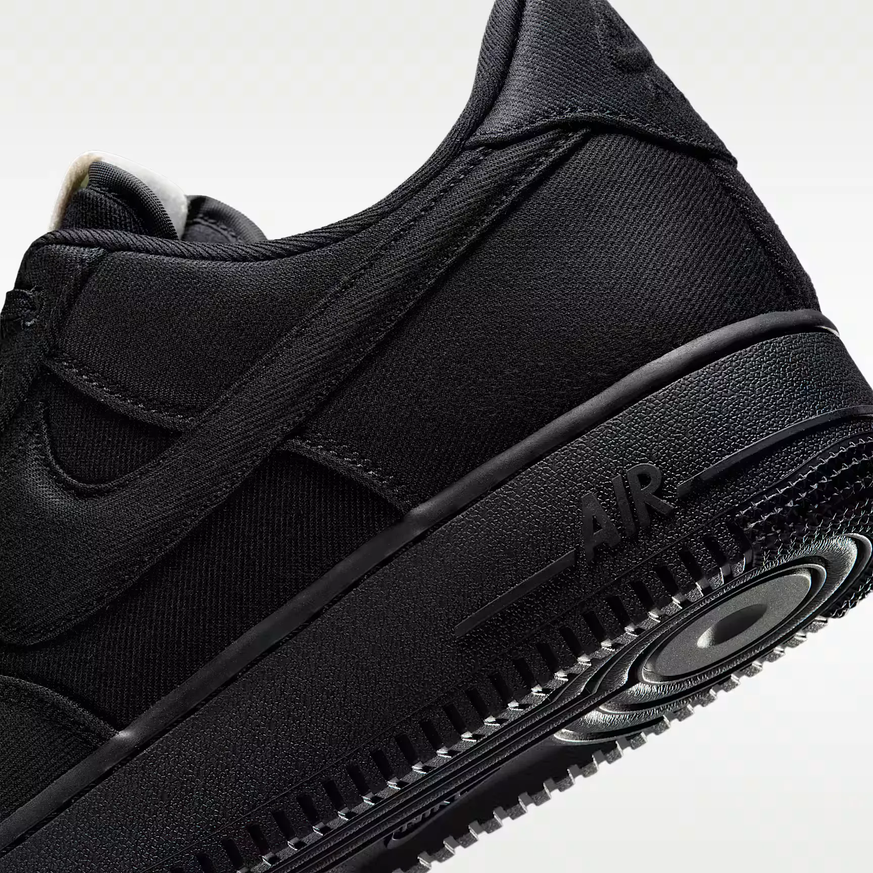 000000_Nike-Air-Force-1-'07-LV8_Black-Canvas_IM5751-001_img7