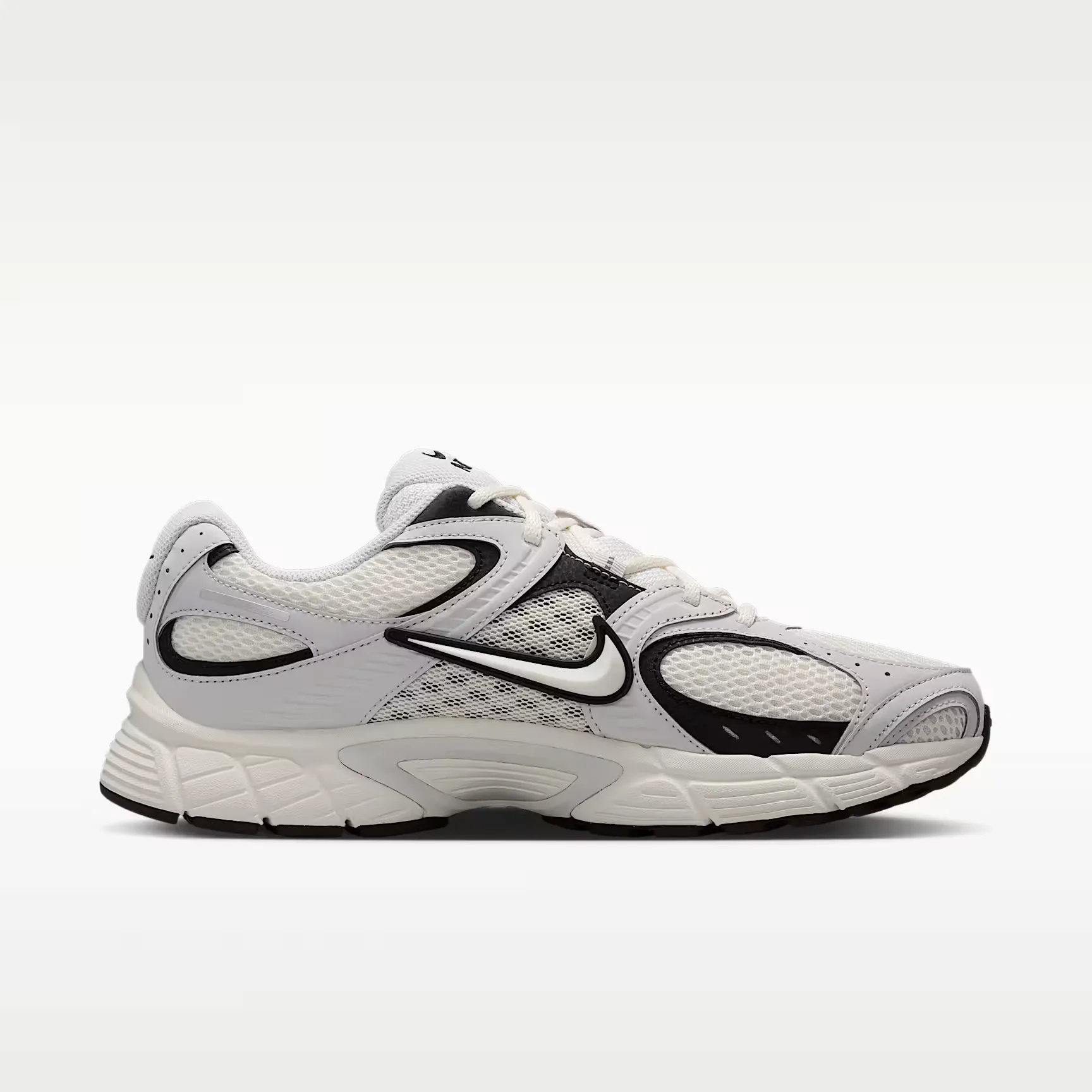 000000_Nike-V5-RNR_Sail-Black-Vast-Grey_IO7835-100_img2