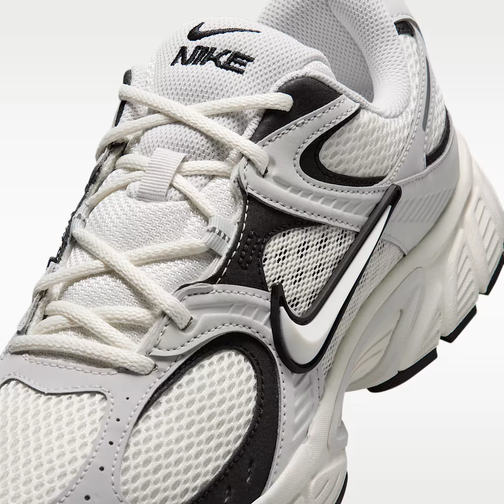 000000_Nike-V5-RNR_Sail-Black-Vast-Grey_IO7835-100_img6