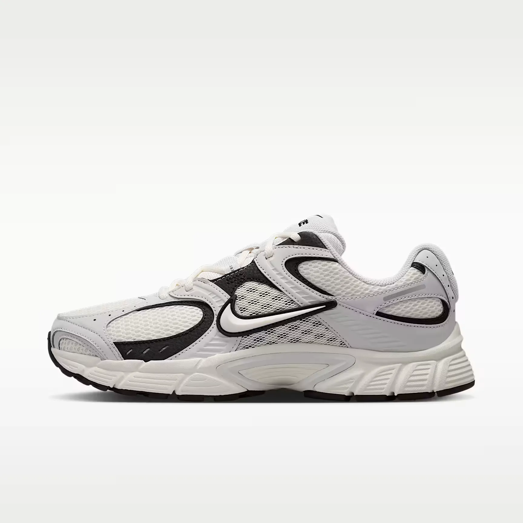000000_Nike-V5-RNR_Sail-Black-Vast-Grey_IO7835-100_img0