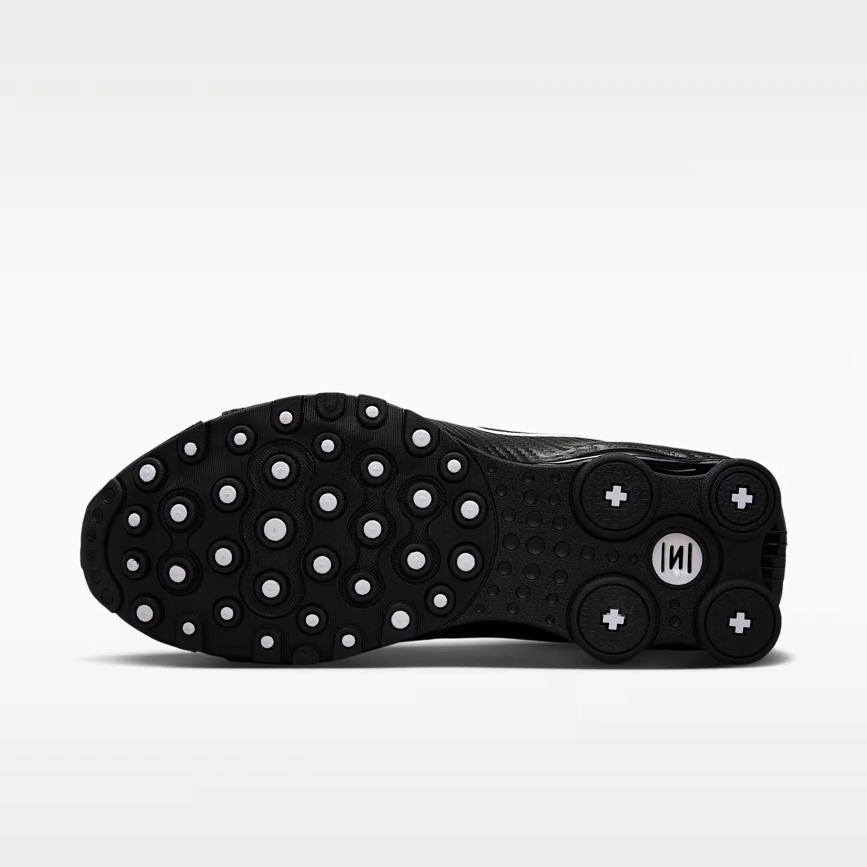 000000_Nike-Shox-NZ_Black-White_IR5805-001_img1