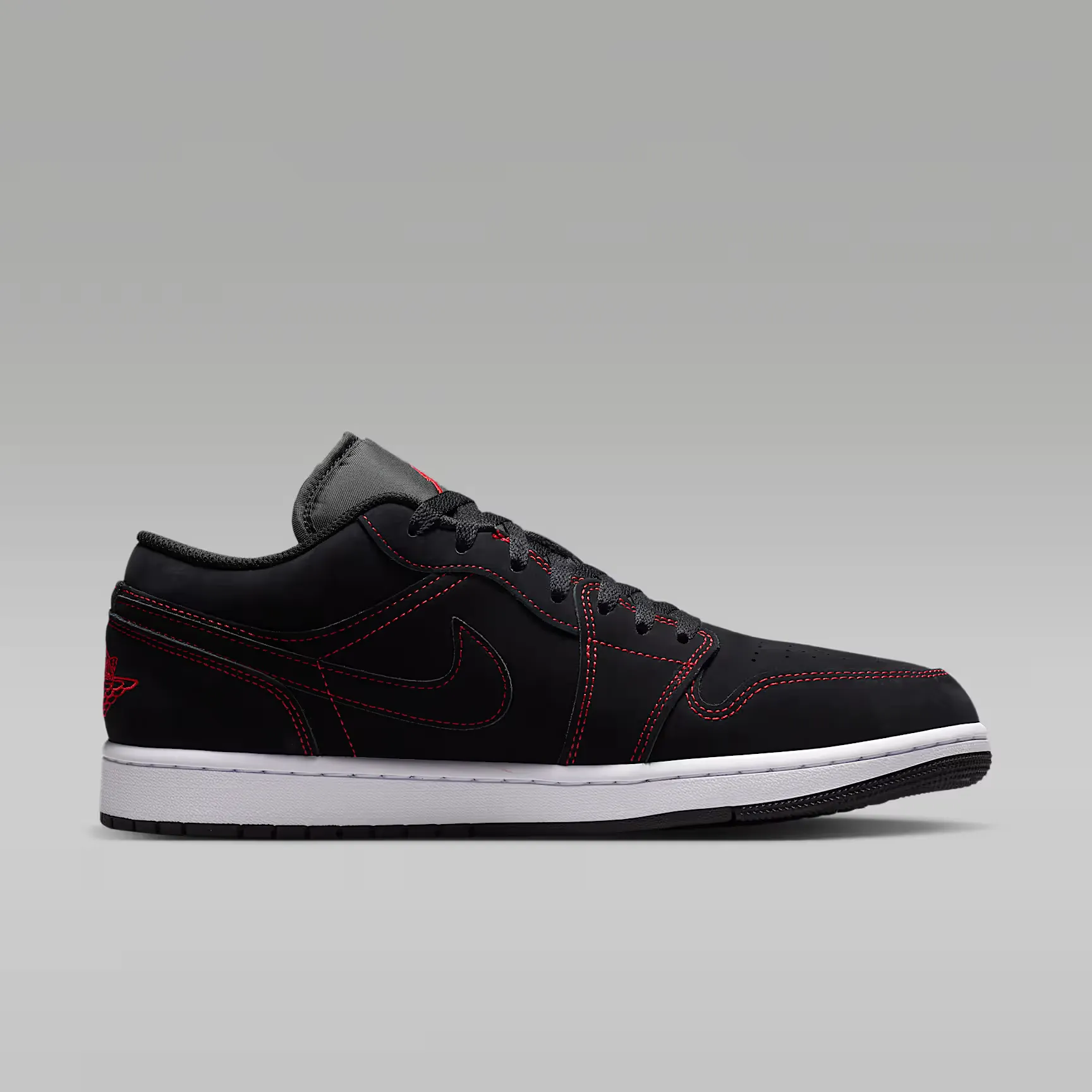 000000_Air-Jordan-1-Low_Bloodline_553558-076_img2