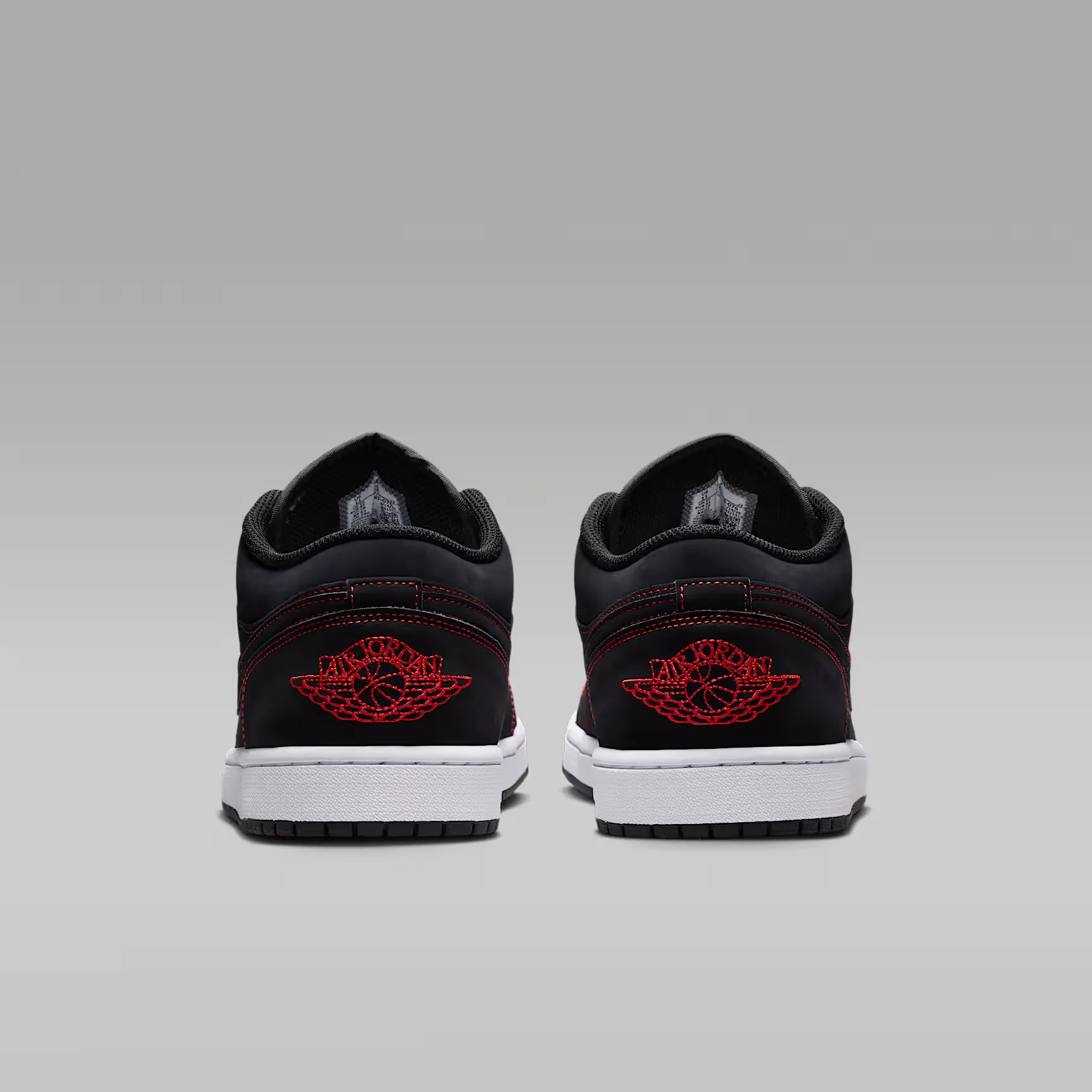 000000_Air-Jordan-1-Low_Bloodline_553558-076_img5