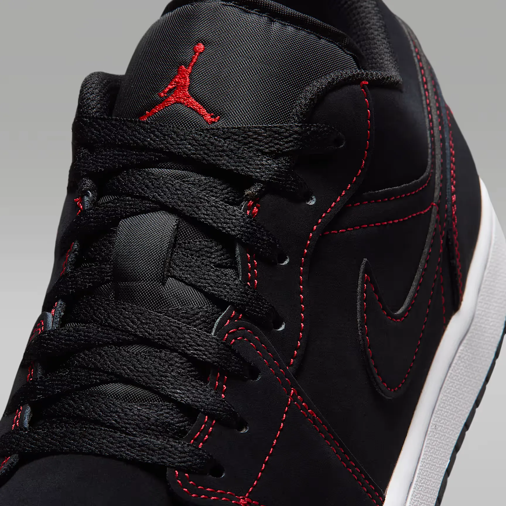 000000_Air-Jordan-1-Low_Bloodline_553558-076_img6