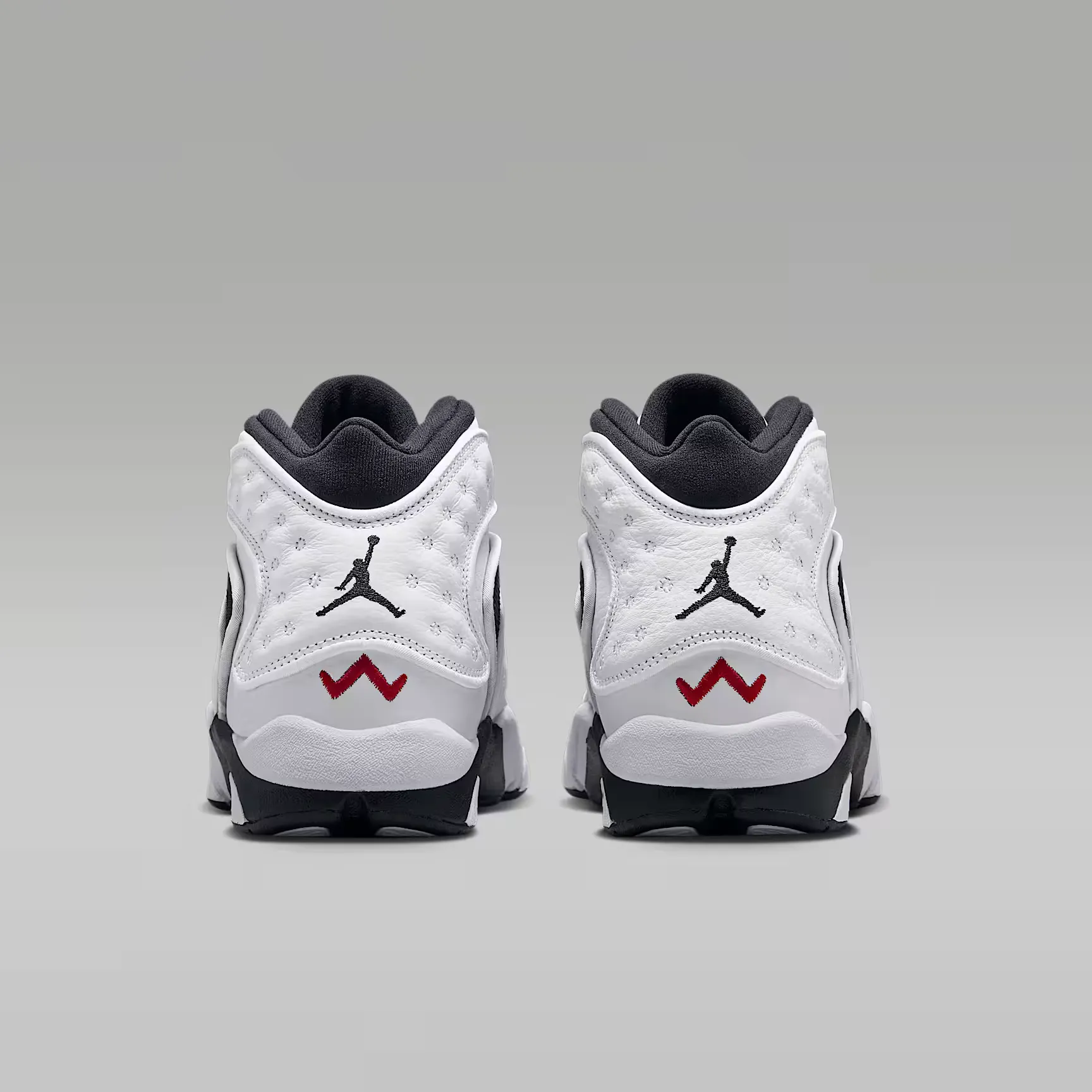 000000_Air-Jordan-OG-WMNS_White-Black_CW0907-103_img5