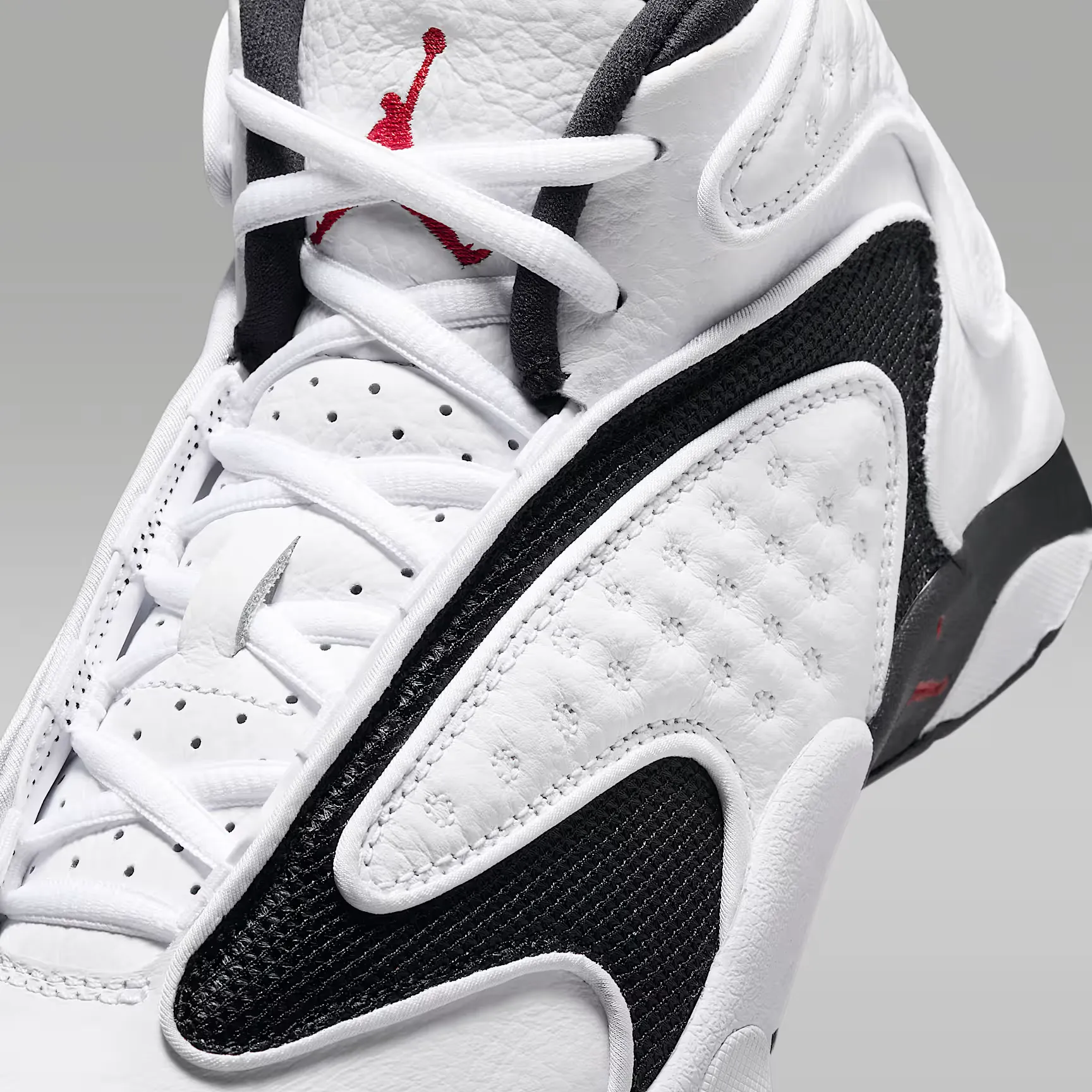000000_Air-Jordan-OG-WMNS_White-Black_CW0907-103_img6