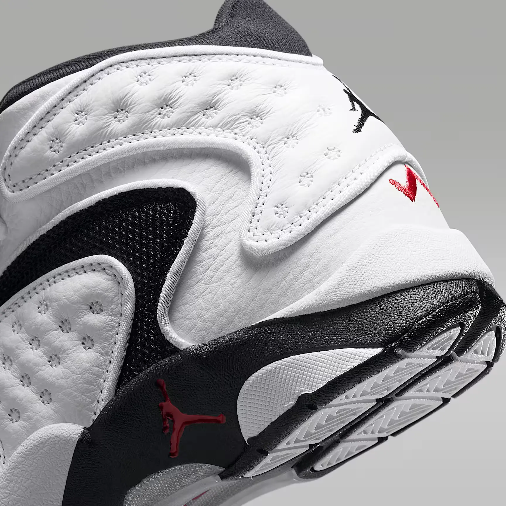 000000_Air-Jordan-OG-WMNS_White-Black_CW0907-103_img7