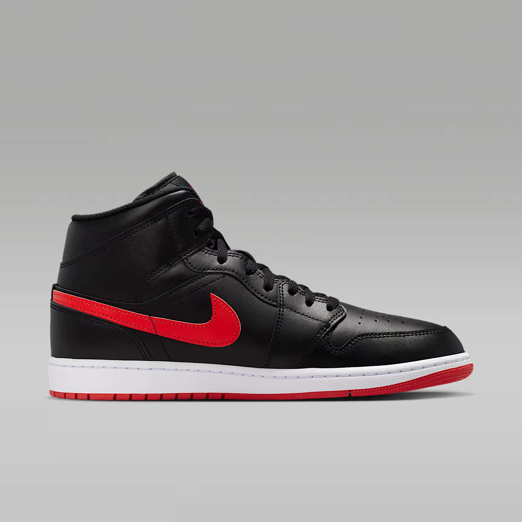 000000_Air-Jordan-1-Mid_Black-University-Red_DQ8426-005_img2