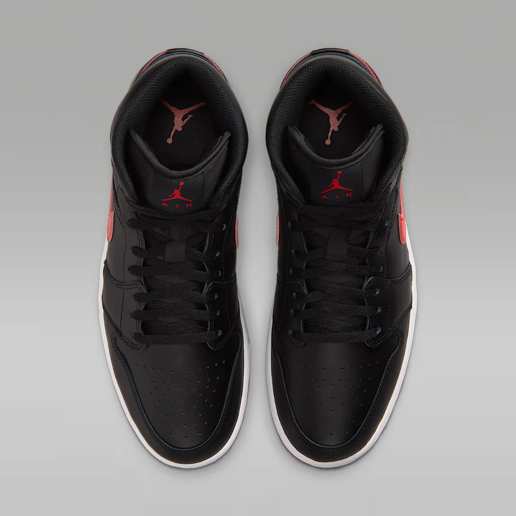 000000_Air-Jordan-1-Mid_Black-University-Red_DQ8426-005_img3