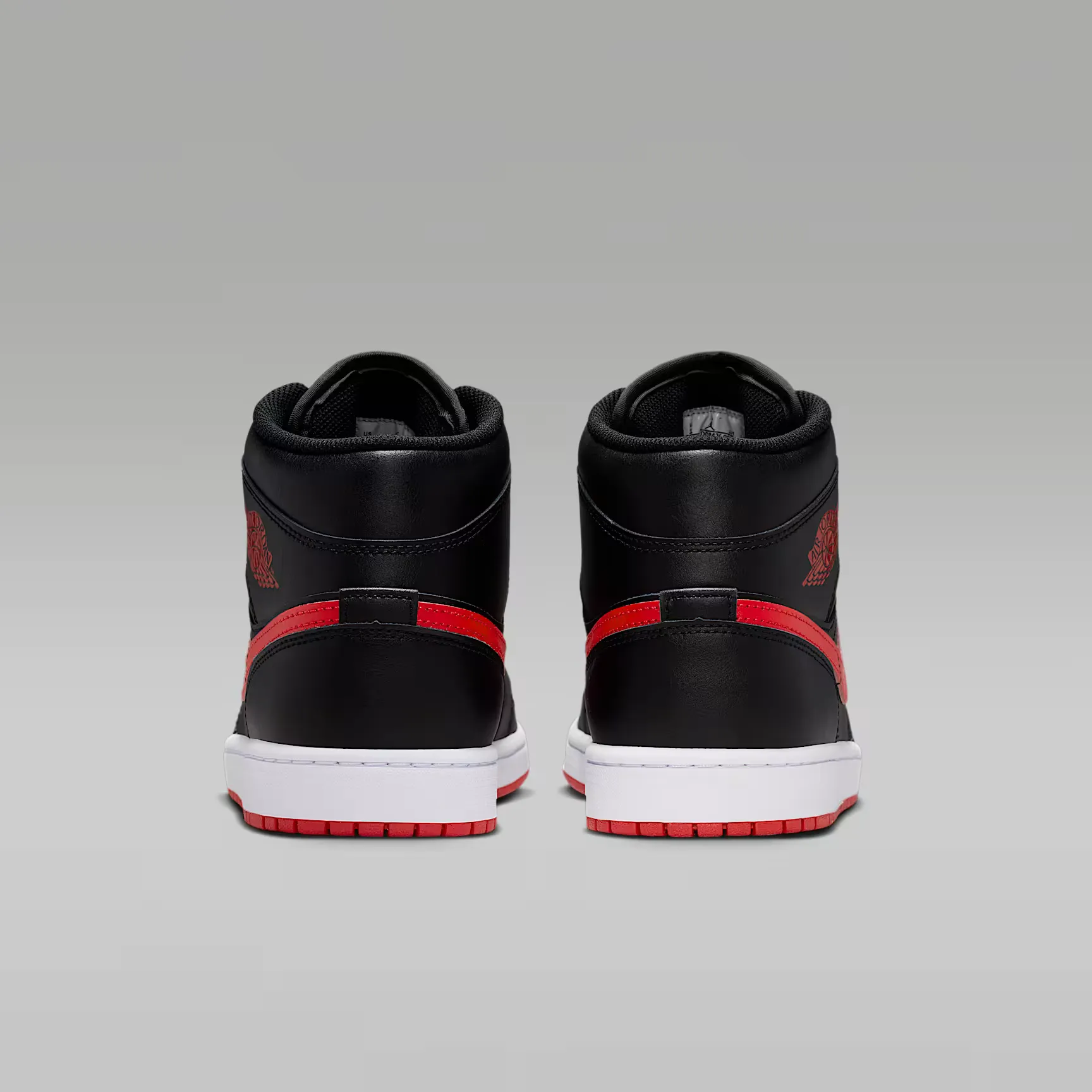 000000_Air-Jordan-1-Mid_Black-University-Red_DQ8426-005_img5