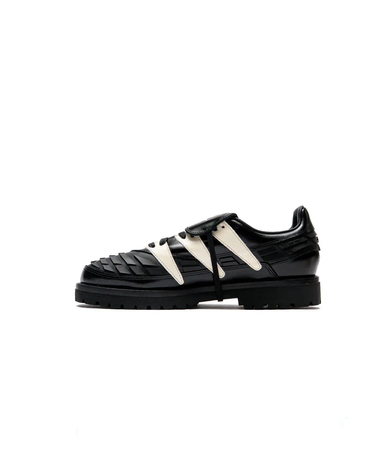 000000_adidas-Originals-x-Brain-Dead-x-Disney-PREDATOR_Core-Black-Crew-White_KJ4289_img1