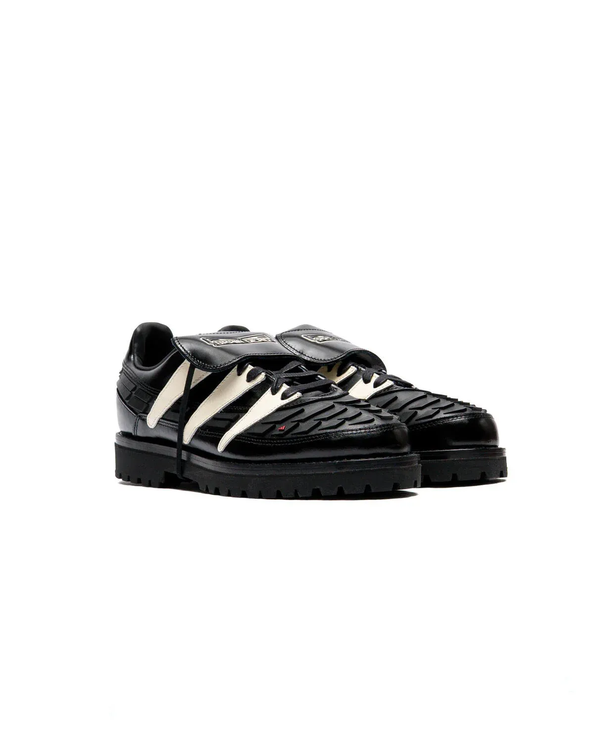 000000_adidas-Originals-x-Brain-Dead-x-Disney-PREDATOR_Core-Black-Crew-White_KJ4289_img2