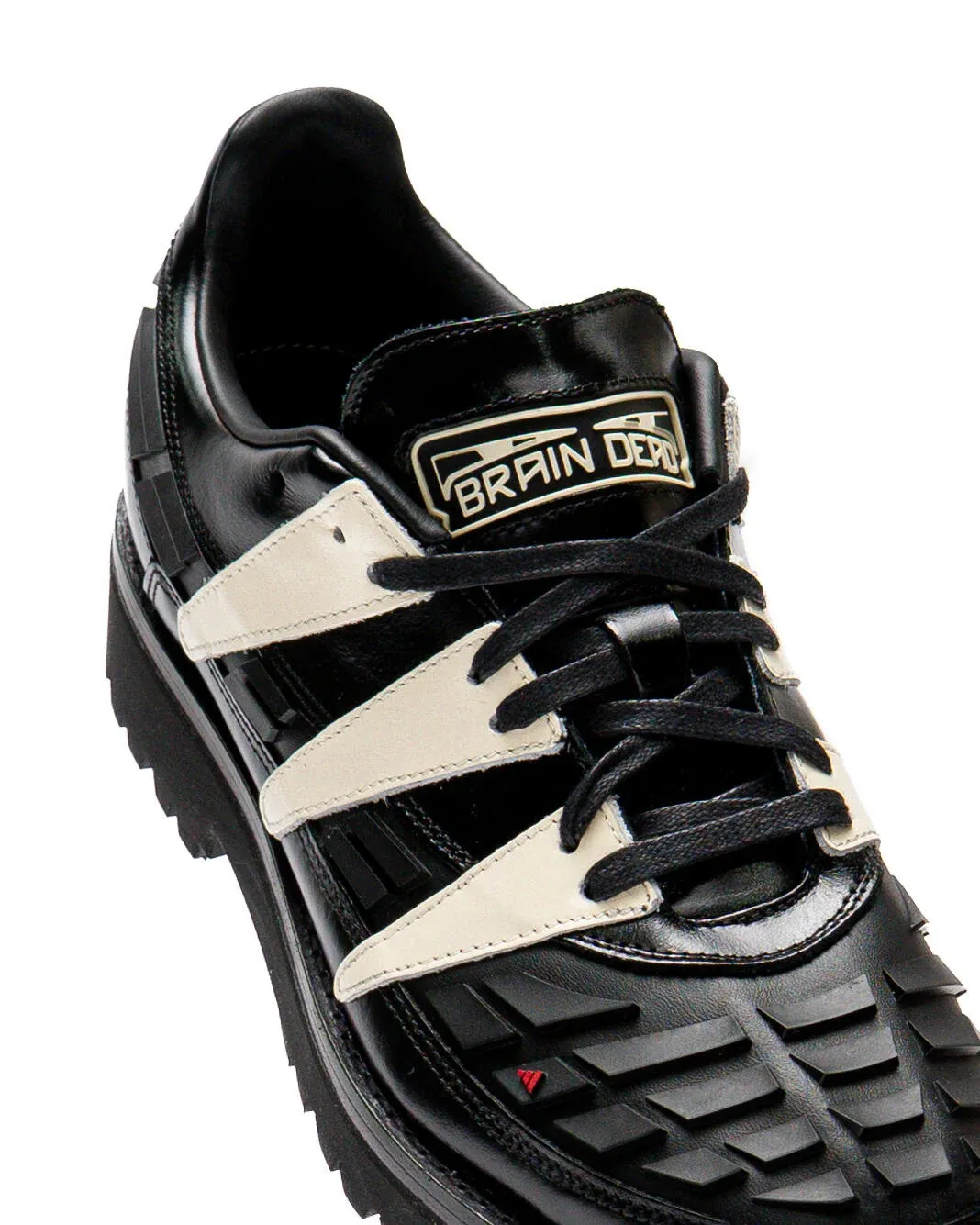000000_adidas-Originals-x-Brain-Dead-x-Disney-PREDATOR_Core-Black-Crew-White_KJ4289_img5