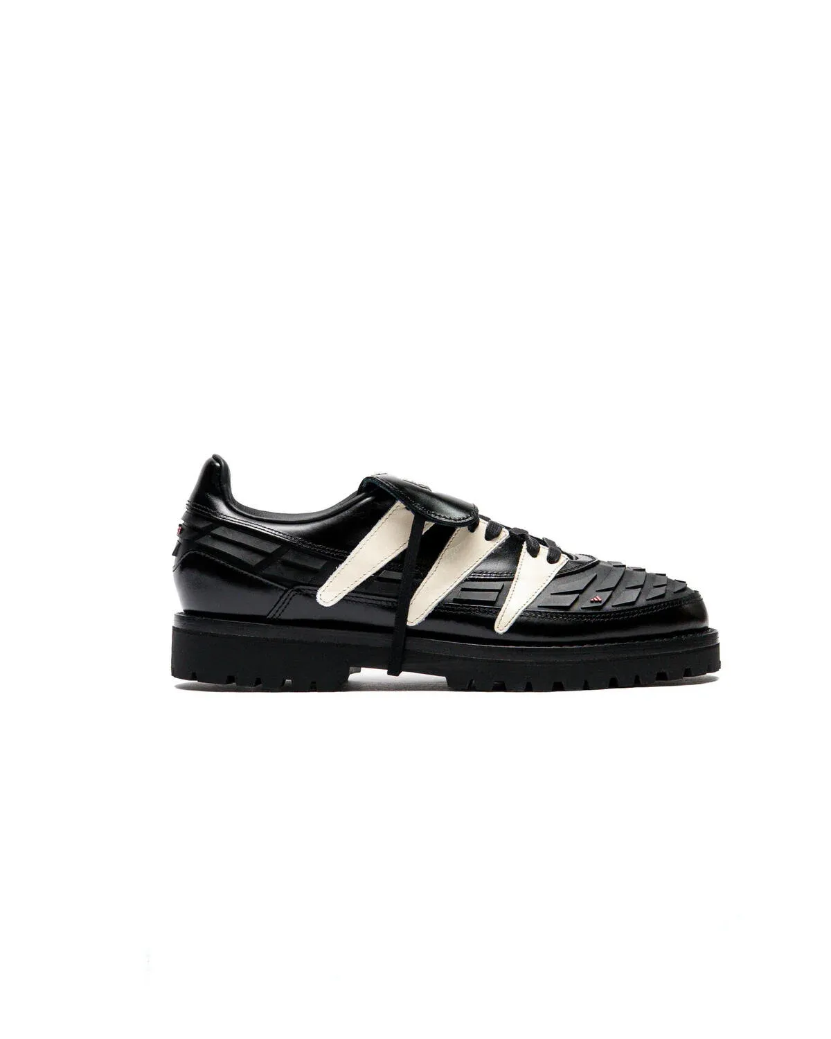 000000_adidas-Originals-x-Brain-Dead-x-Disney-PREDATOR_Core-Black-Crew-White_KJ4289_img0
