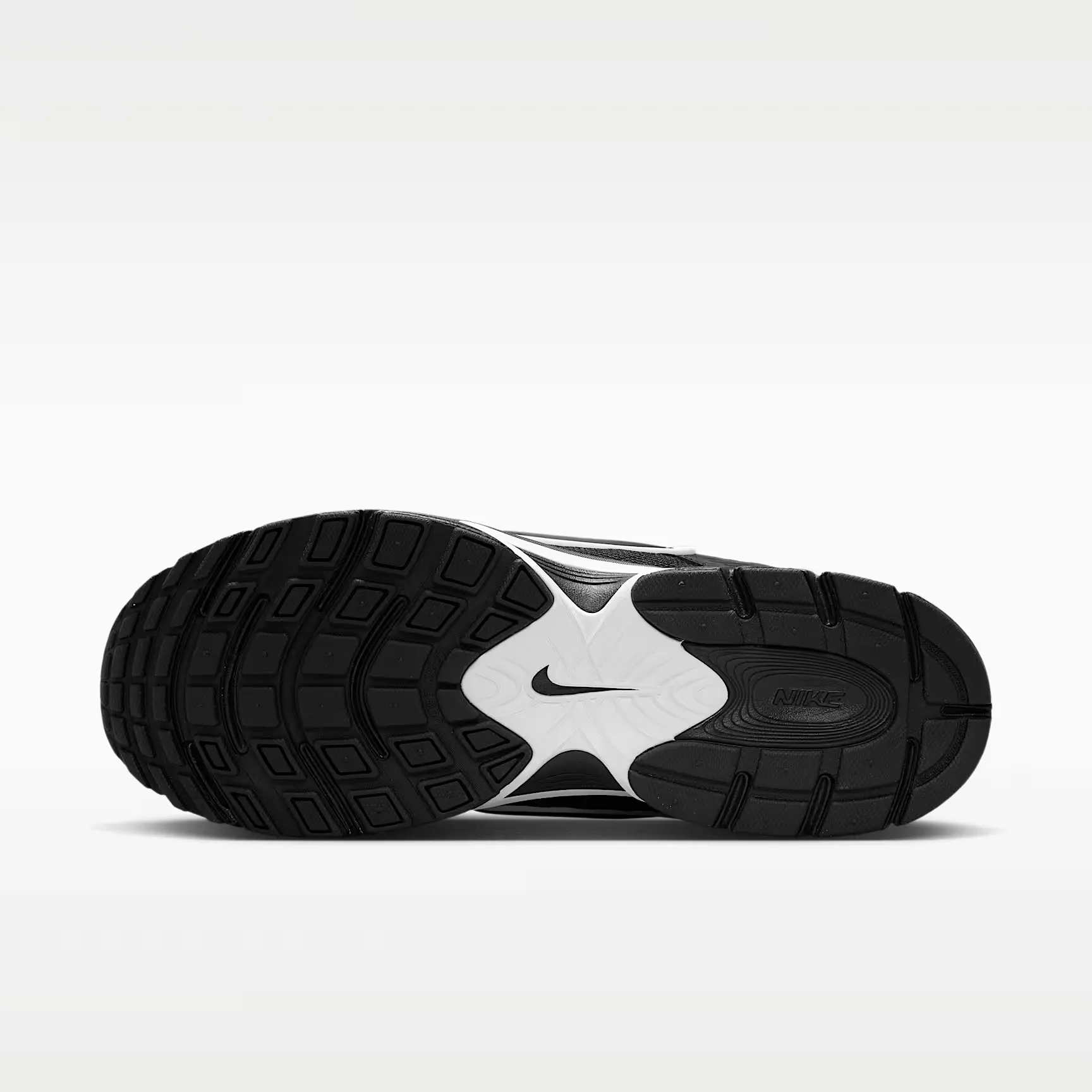 000000_Nike-V5-RNR_Black-White_IO7835-001_img1
