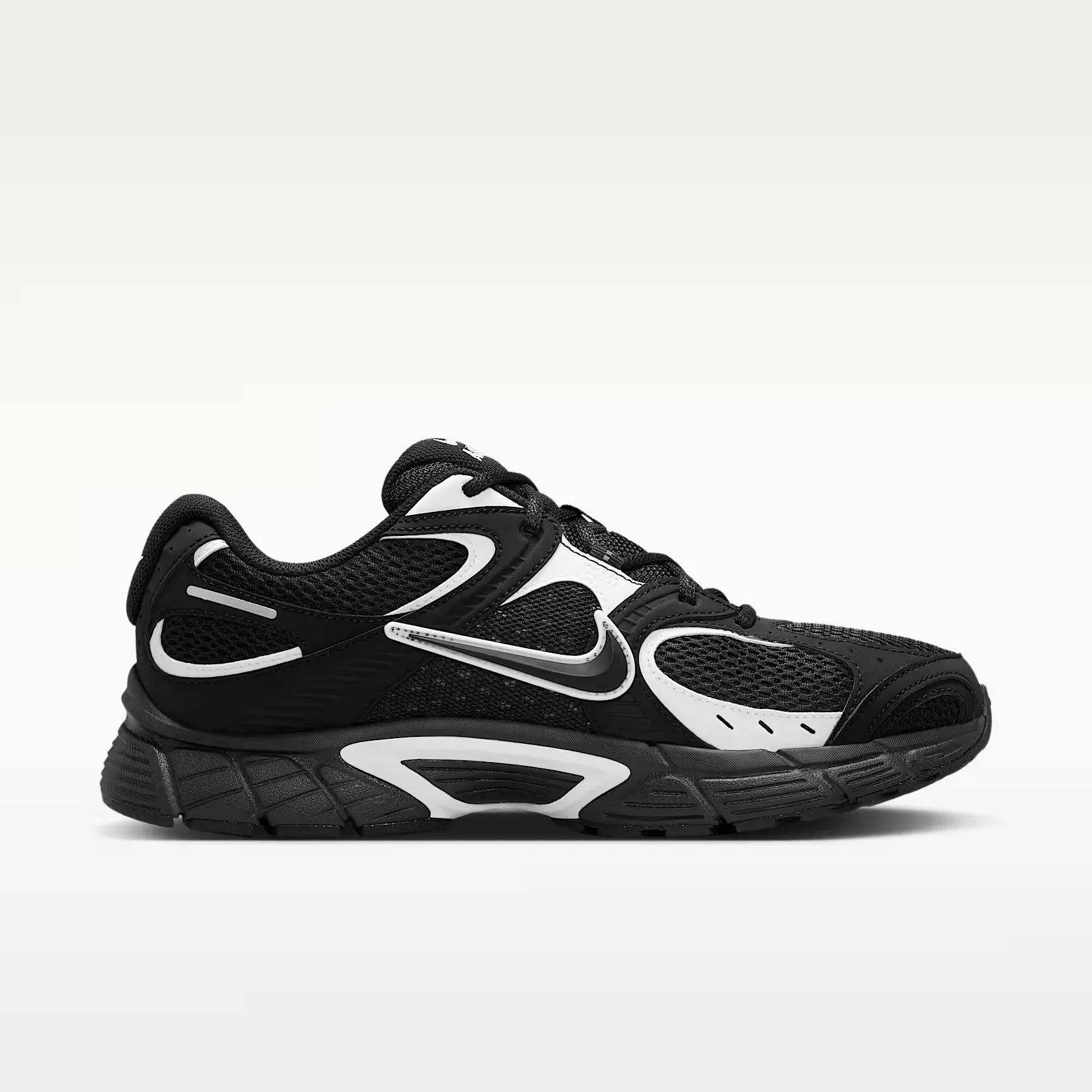 000000_Nike-V5-RNR_Black-White_IO7835-001_img2