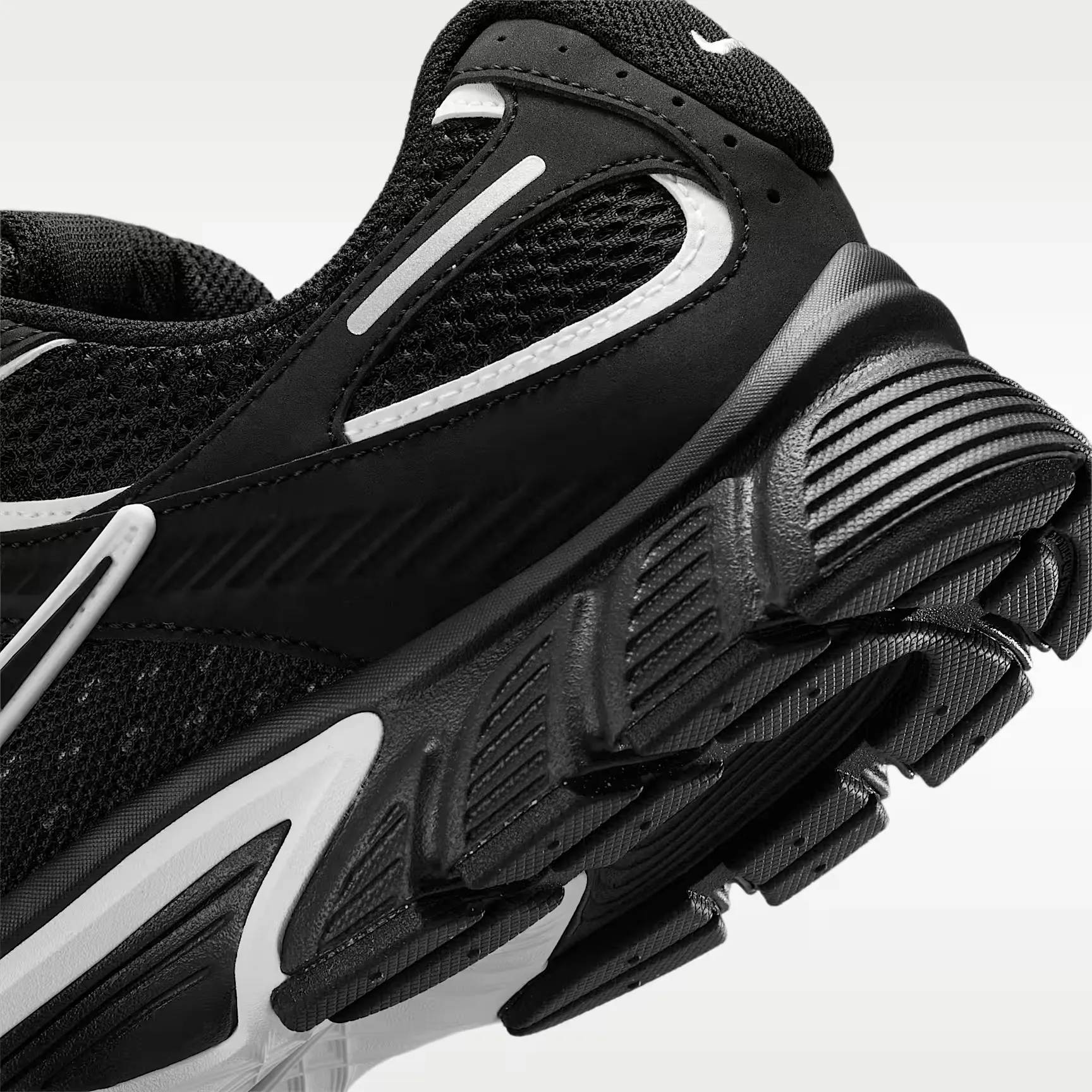 000000_Nike-V5-RNR_Black-White_IO7835-001_img7