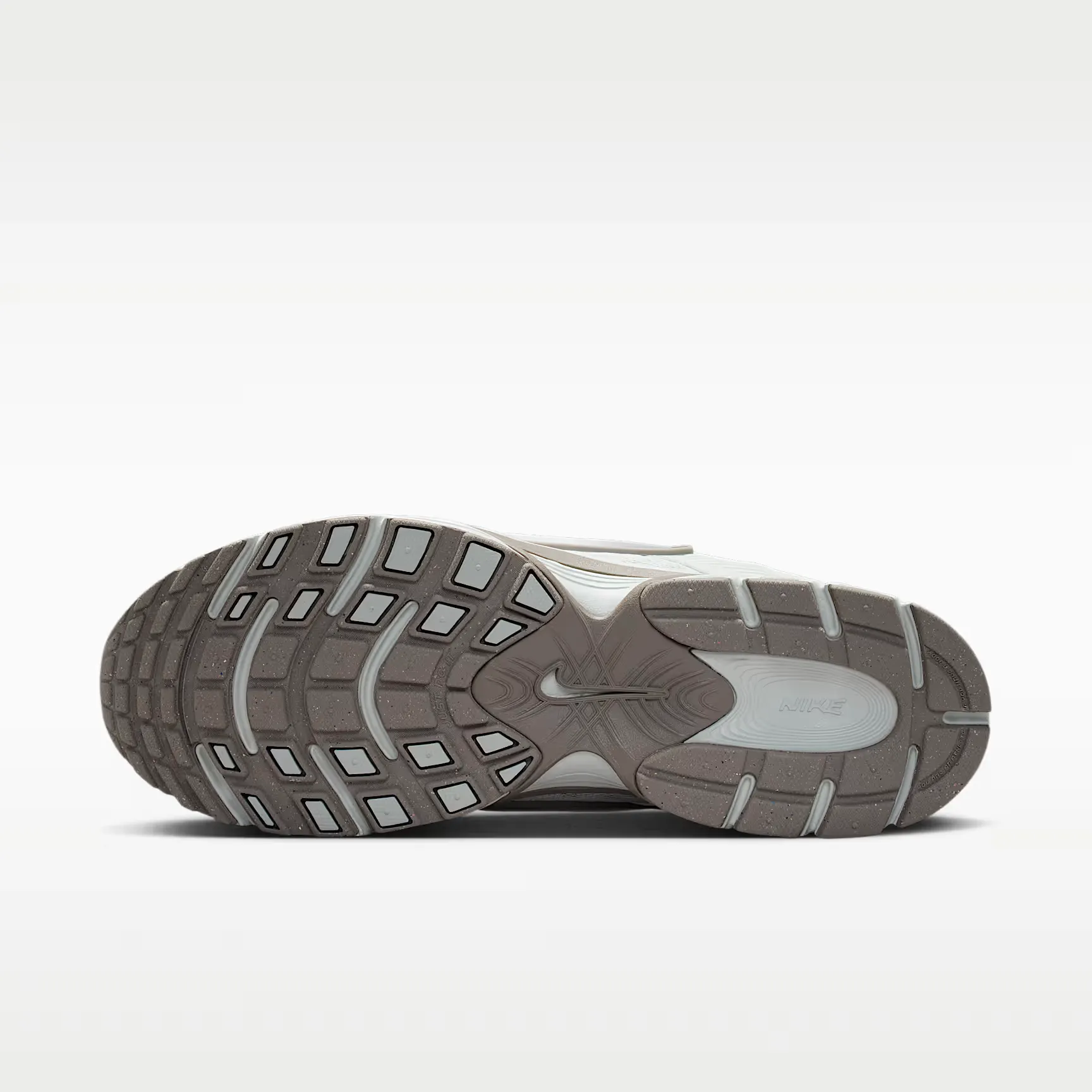 000000_Nike-V5-RNR_Light-Silver-Jade-Horizon_IO7835-003_img1
