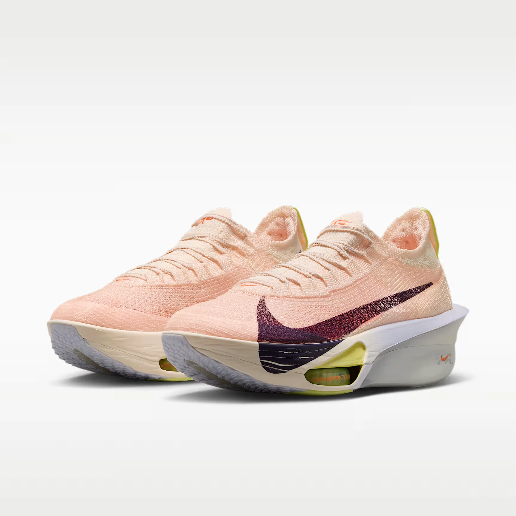 000000_Nike-Alphafly-3-WMNS_Chalk-Hyper-Crimson-Purple-Dynasty_FD8315-105_img4