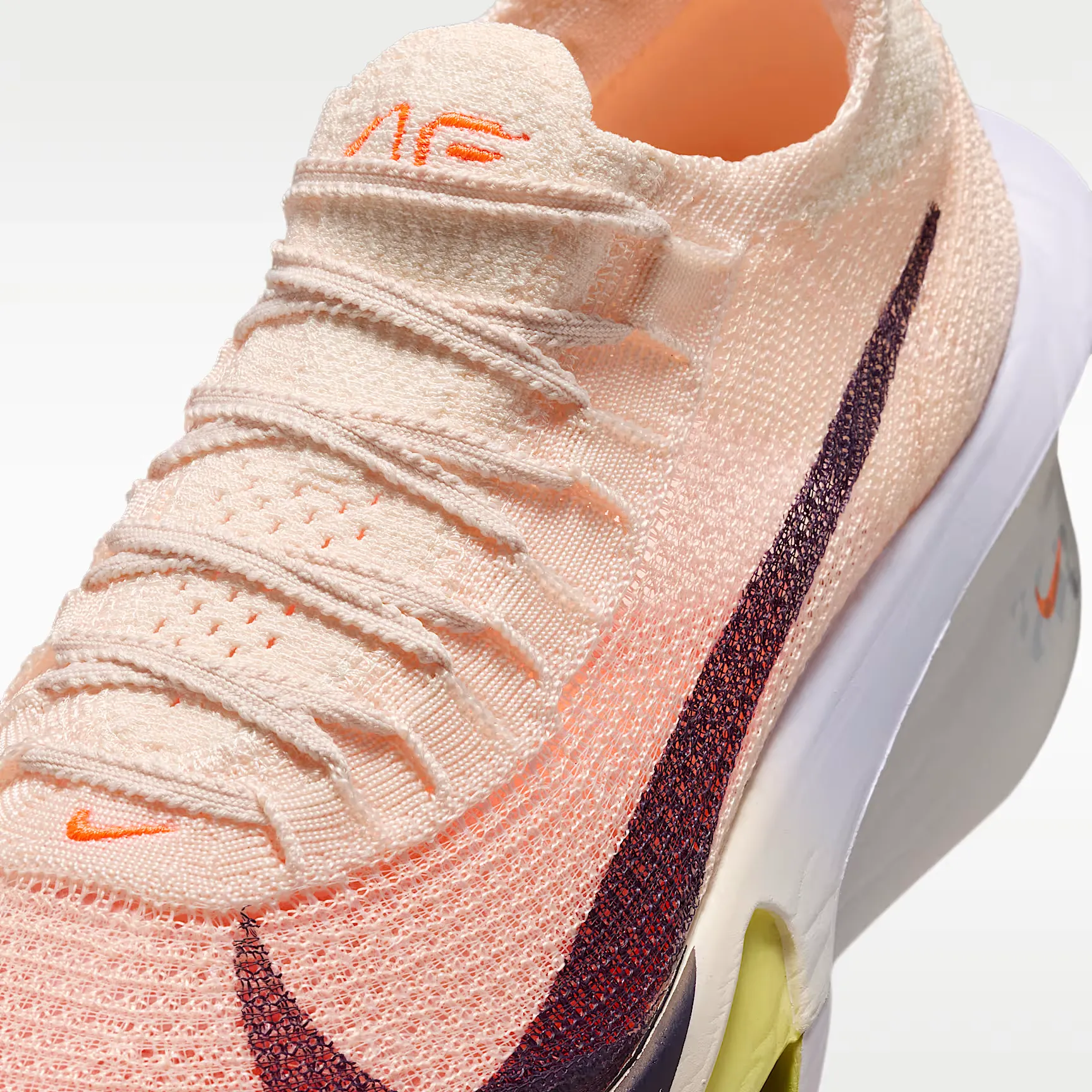 000000_Nike-Alphafly-3-WMNS_Chalk-Hyper-Crimson-Purple-Dynasty_FD8315-105_img6