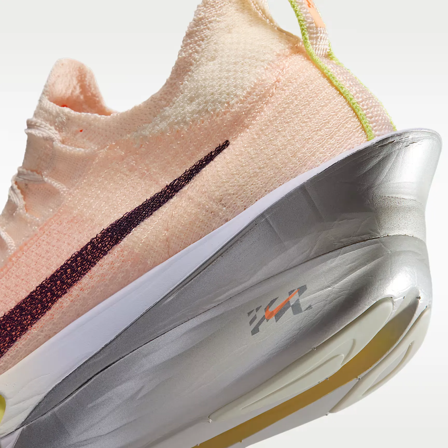 000000_Nike-Alphafly-3-WMNS_Chalk-Hyper-Crimson-Purple-Dynasty_FD8315-105_img7