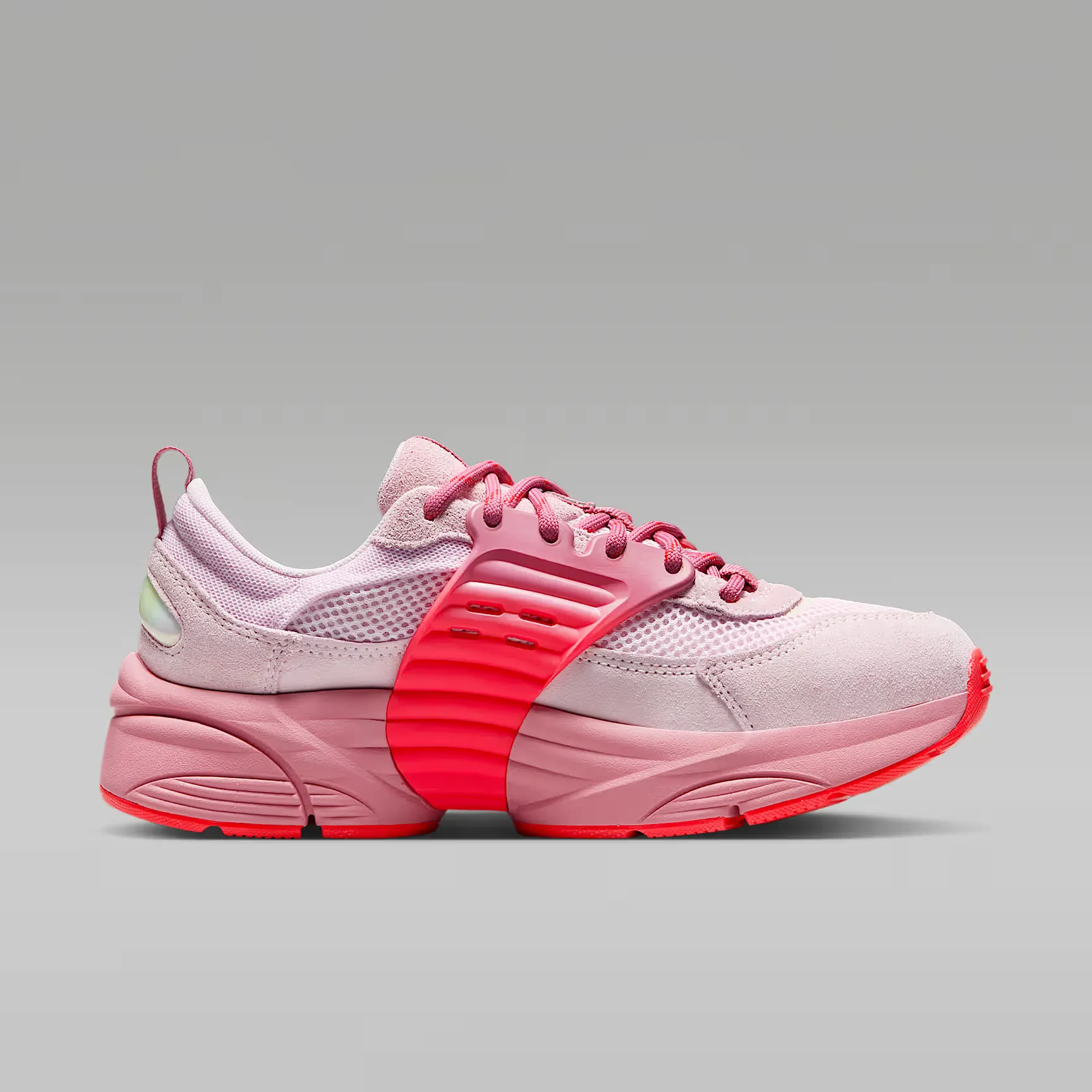 000000_Jordan-Trunner-OS-WMNS_Regal-Pink-Desert-Berry_IR1839-600_img2