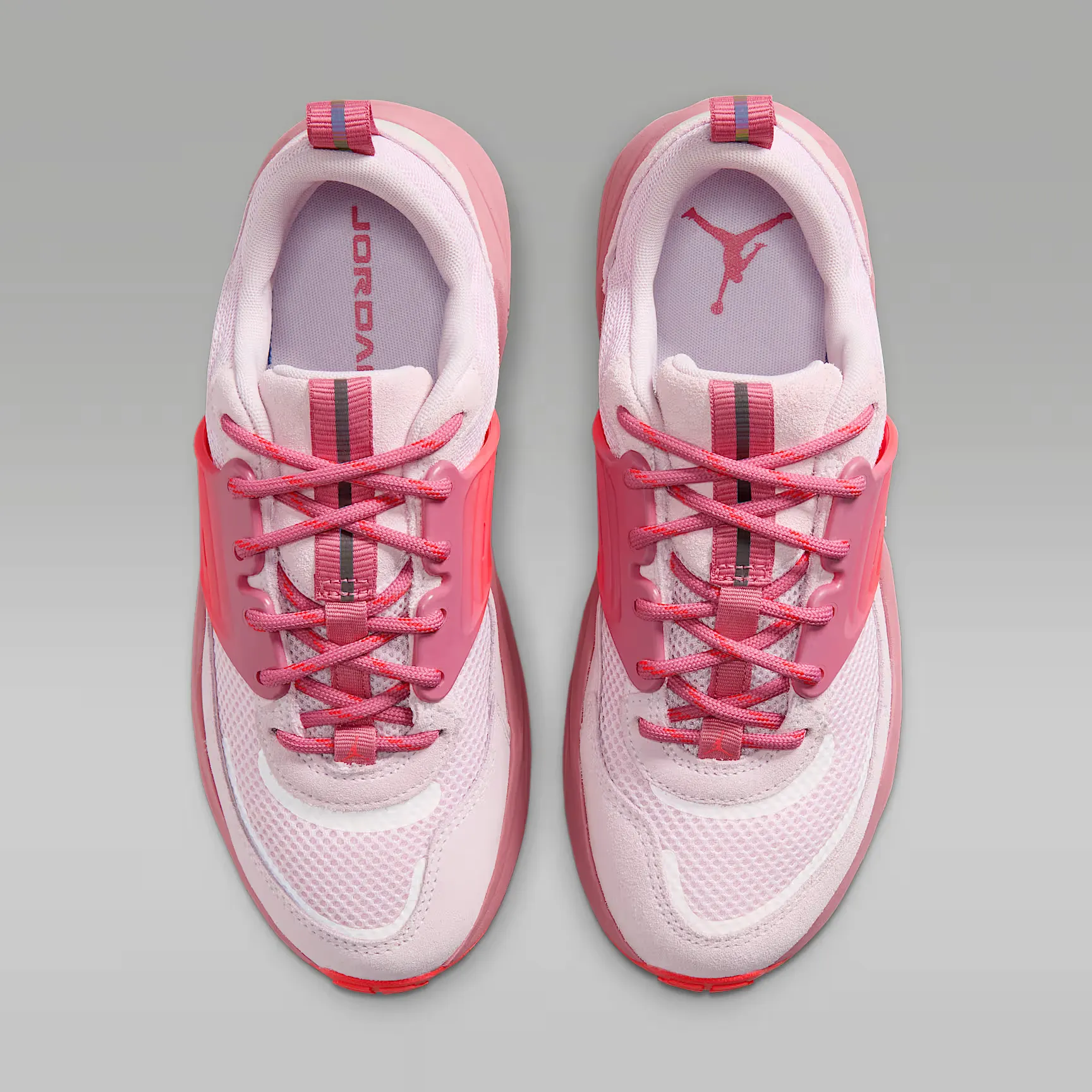000000_Jordan-Trunner-OS-WMNS_Regal-Pink-Desert-Berry_IR1839-600_img3