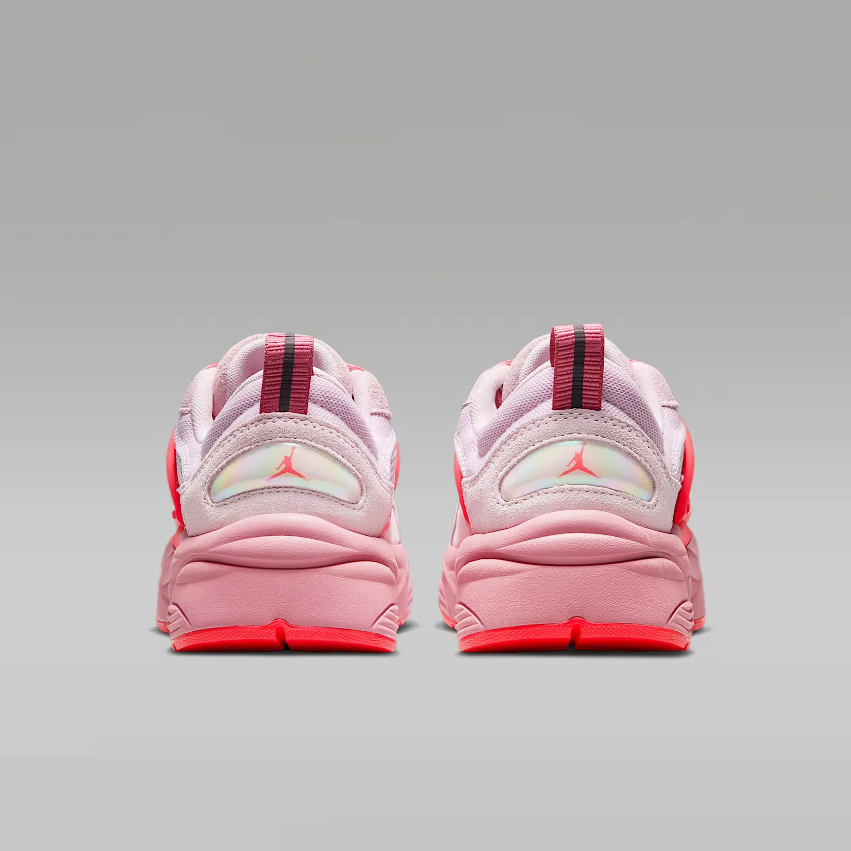 000000_Jordan-Trunner-OS-WMNS_Regal-Pink-Desert-Berry_IR1839-600_img5