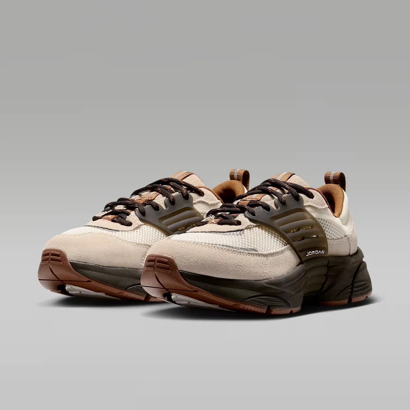 000000_Jordan-Trunner-OS-WMNS_Soft-Pearl-Shadow-Brown_IR1839-003_img4