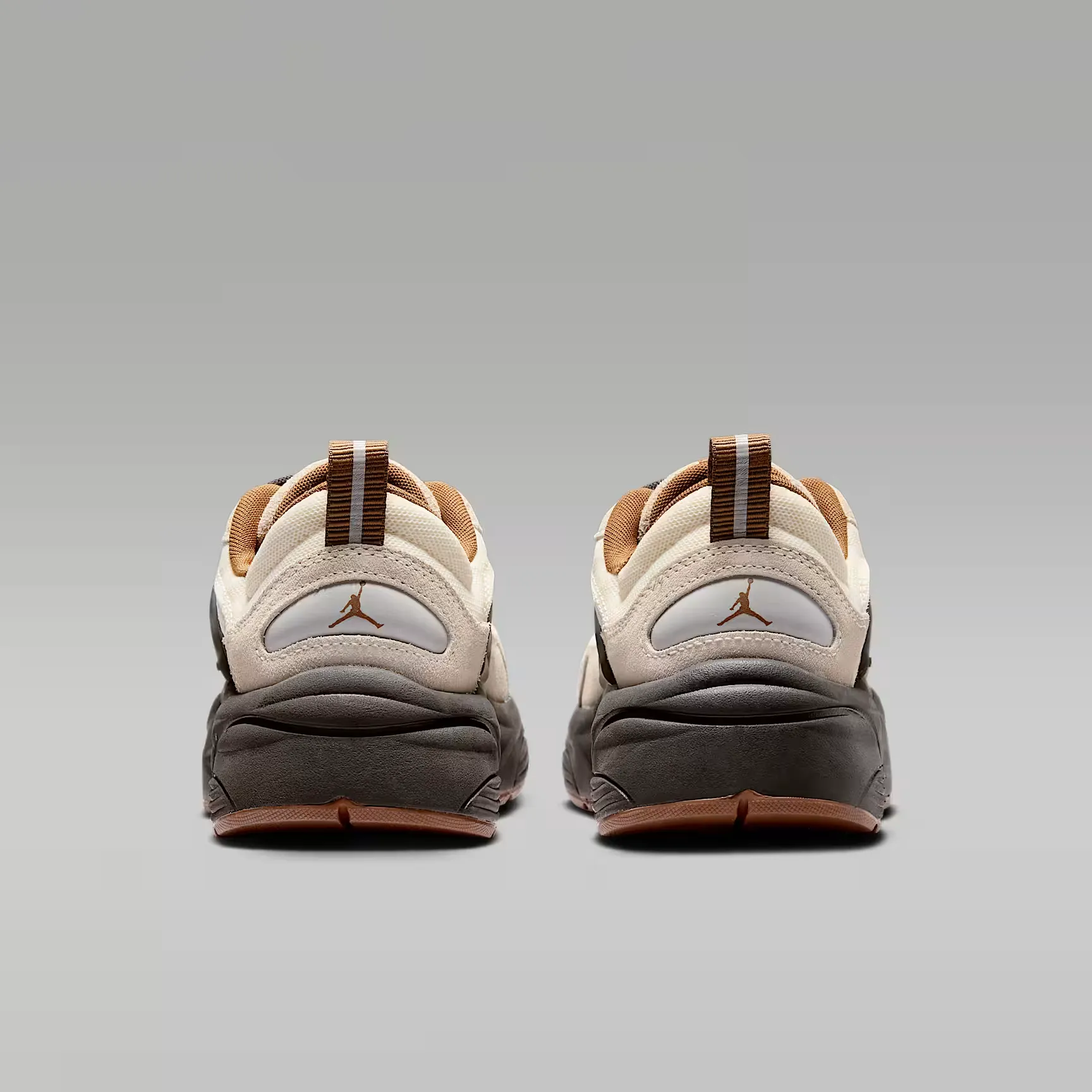 000000_Jordan-Trunner-OS-WMNS_Soft-Pearl-Shadow-Brown_IR1839-003_img5