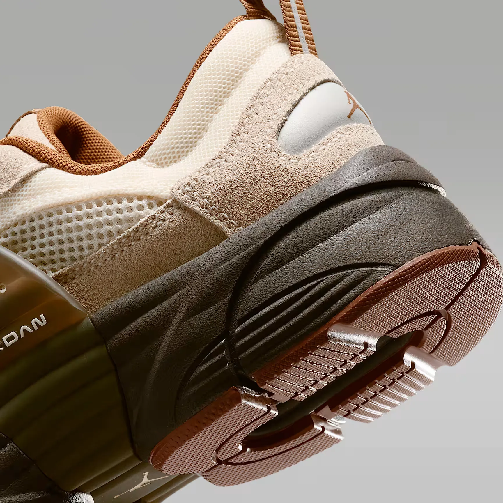 000000_Jordan-Trunner-OS-WMNS_Soft-Pearl-Shadow-Brown_IR1839-003_img7
