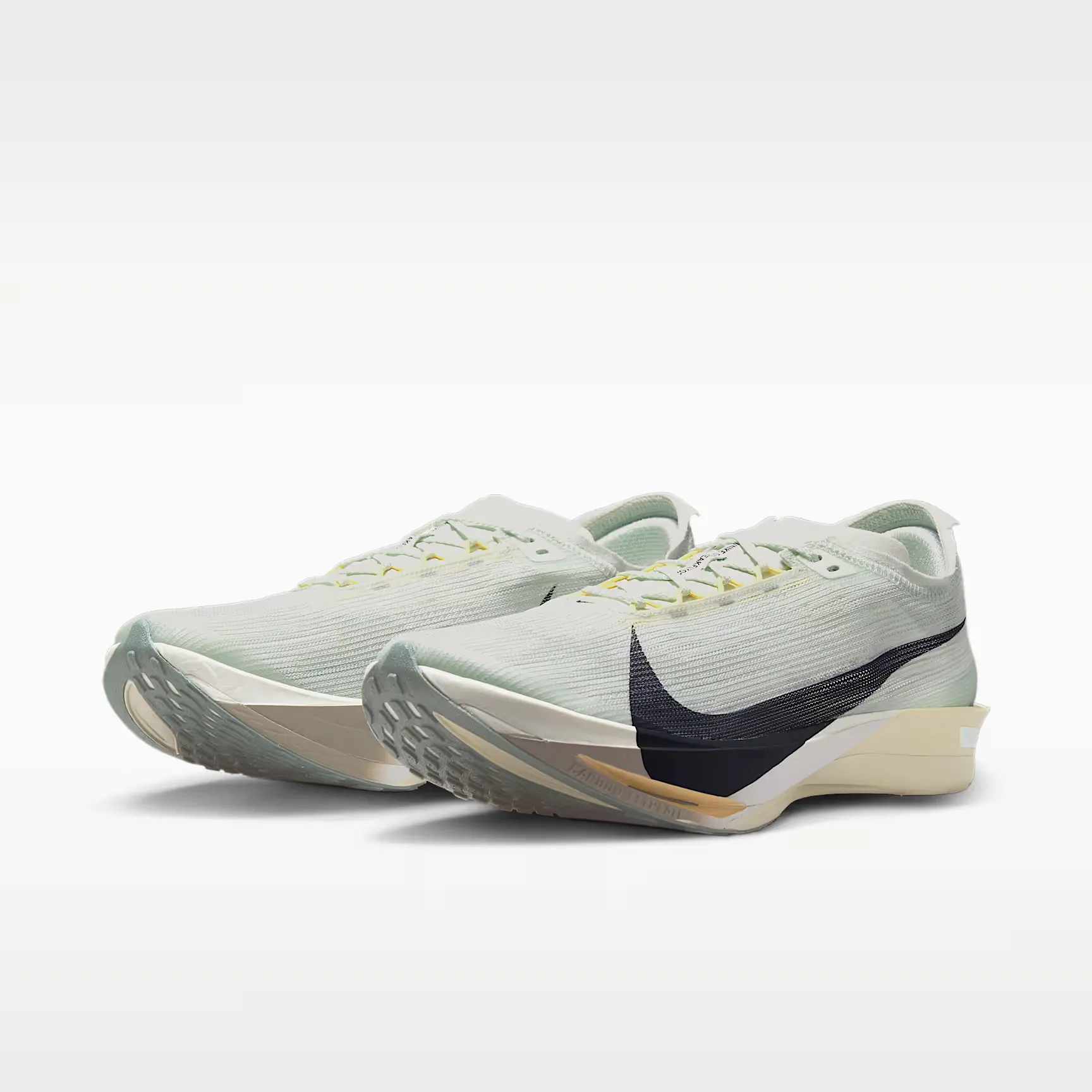 000000_Nike-ZoomX-Streakfly-2_Spruce-Aura-Dark-Obsidian_HF6416-003_img4
