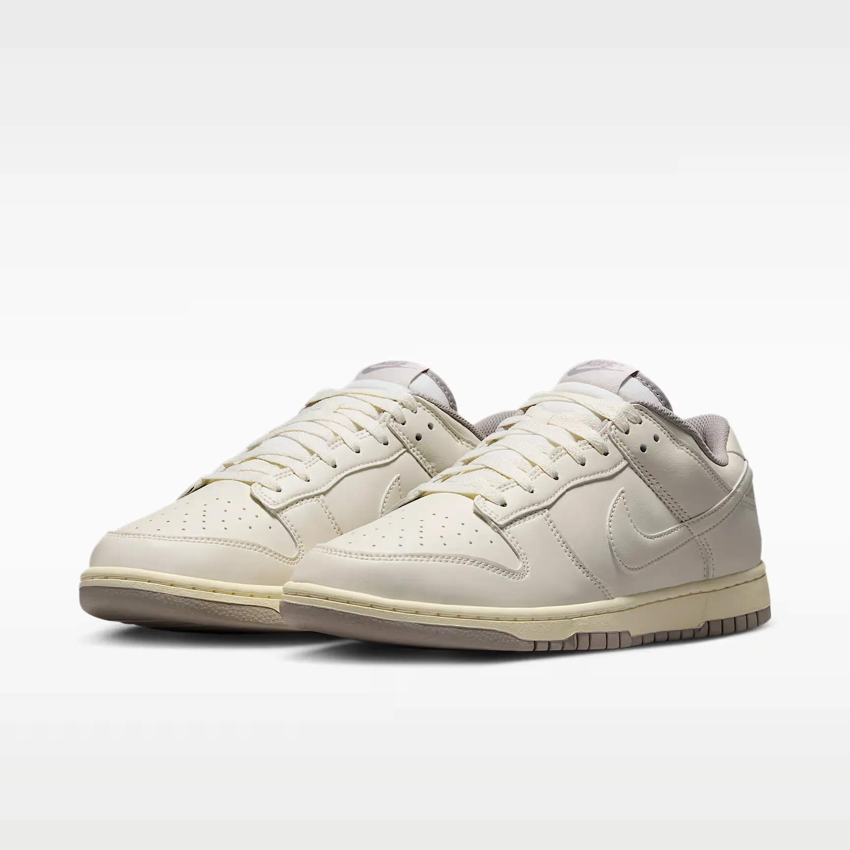 000000_Nike-Dunk-Low_Soft-Pearl-College-Grey_HF5441-010_img4
